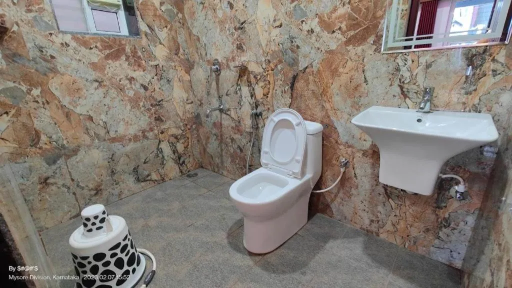 Toilet in Coorg ASHOK PALACE