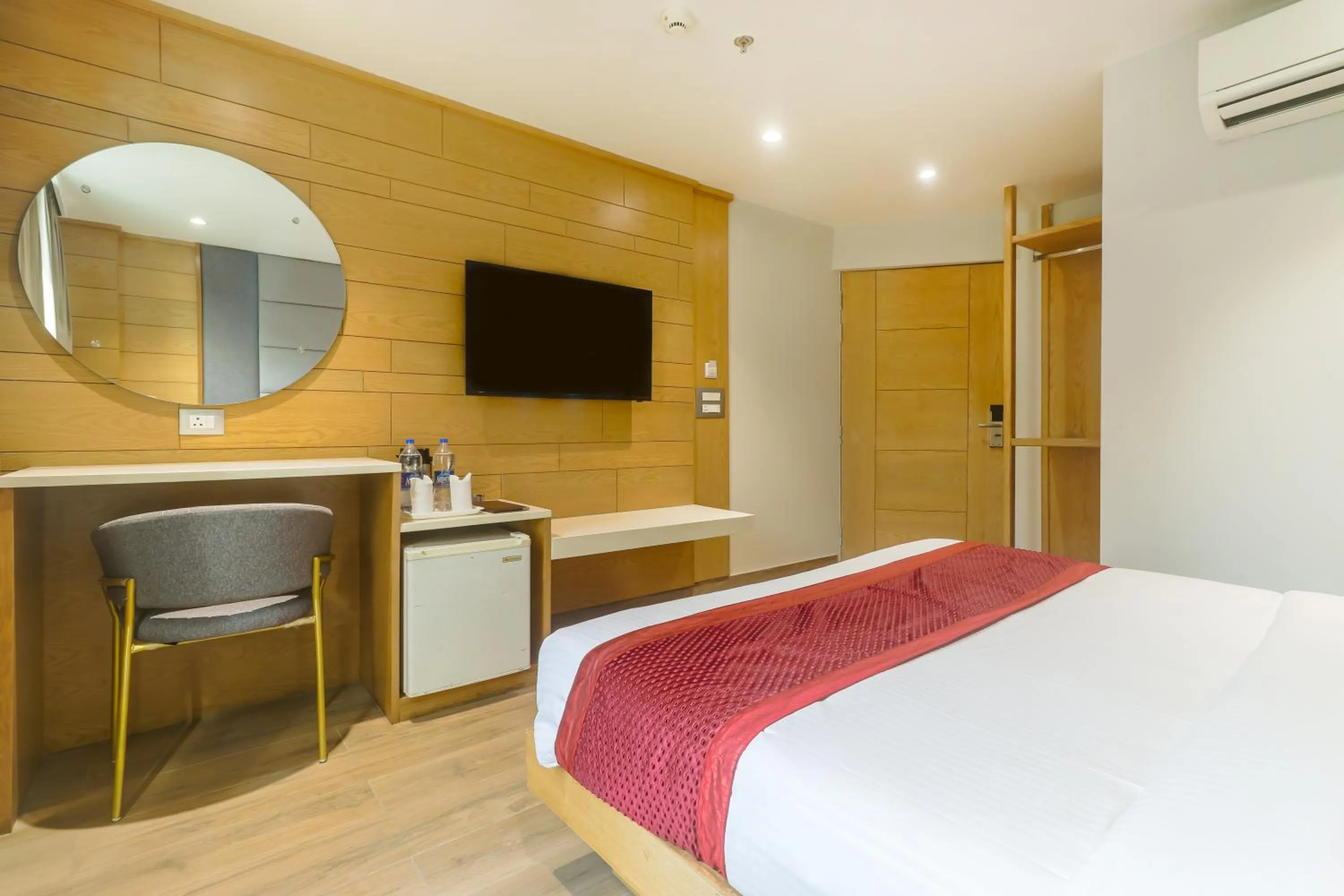 TV and multimedia, Bed in Hotel Bricks, Karol Bagh, New Delhi