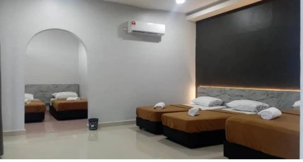 Bedroom, Bed in DLAYARAN HOTEL & CAFE