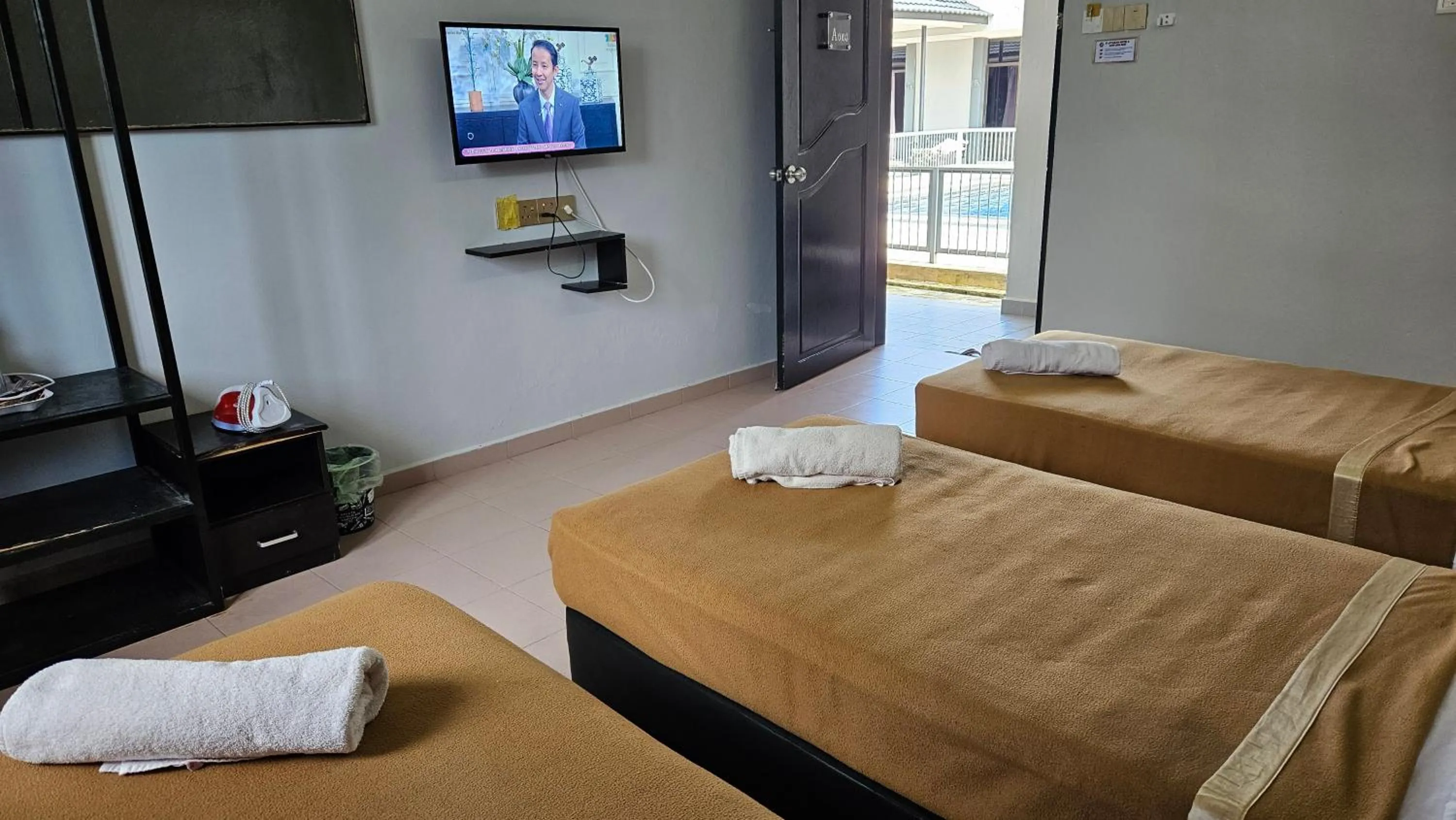 Bedroom, Bed in DLAYARAN HOTEL & CAFE