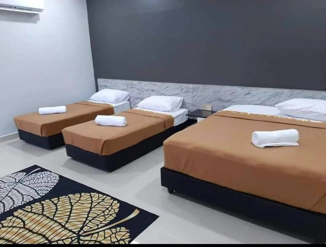 Bedroom, Bed in DLAYARAN HOTEL & CAFE