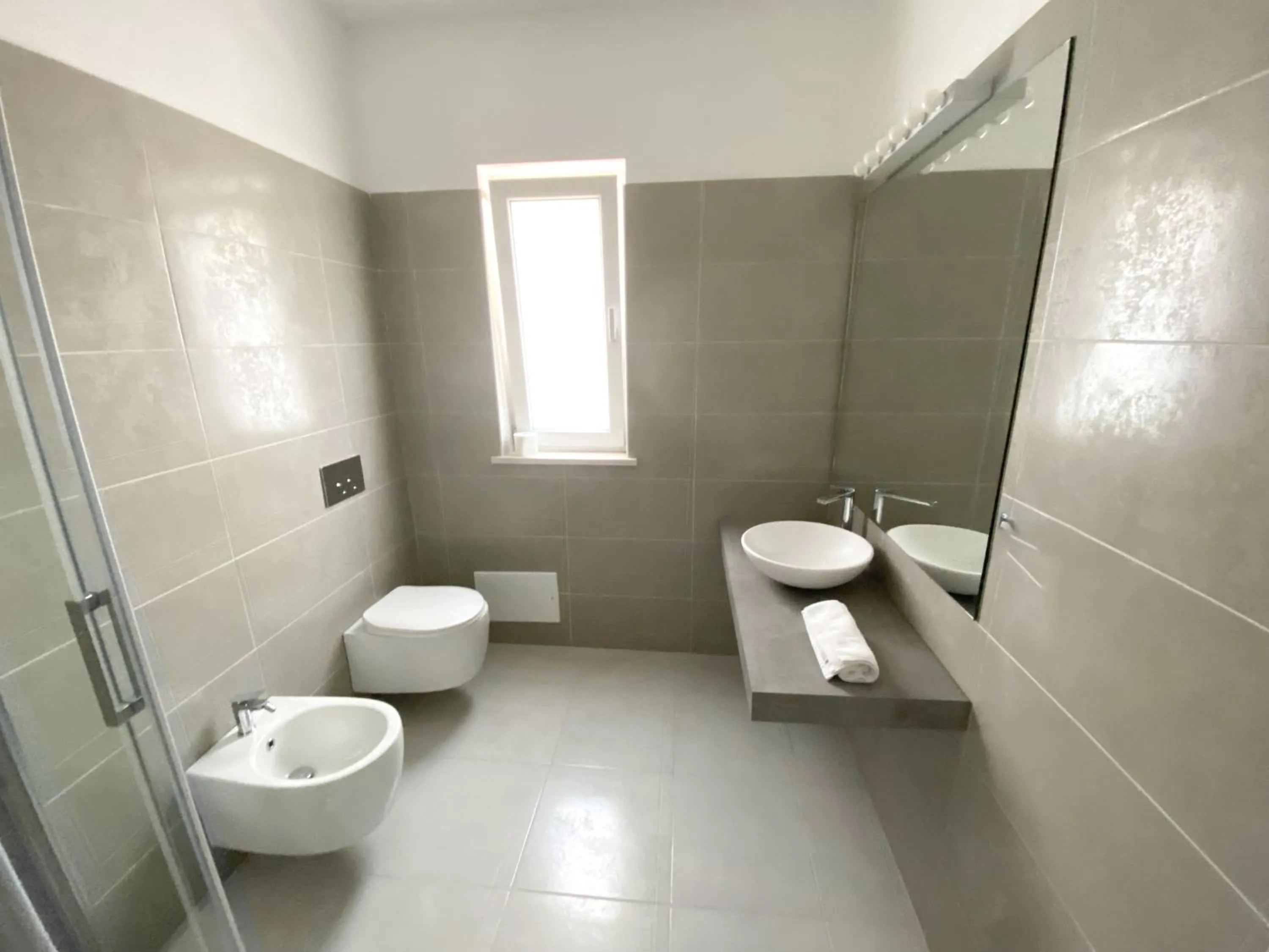 Bathroom in Mercury Beach Hotel