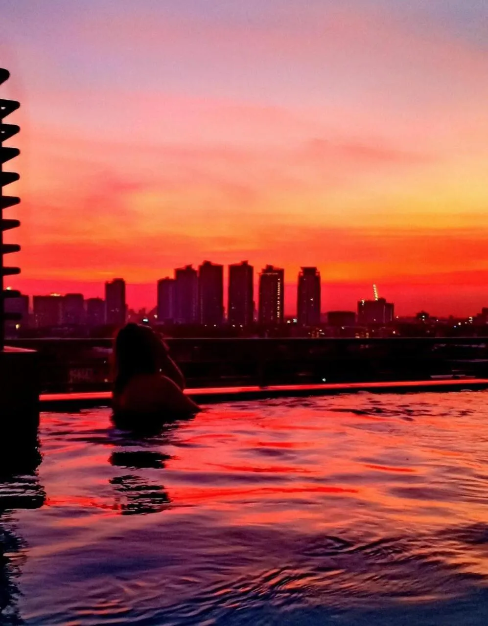 Swimming pool in The Sentinel Residences
