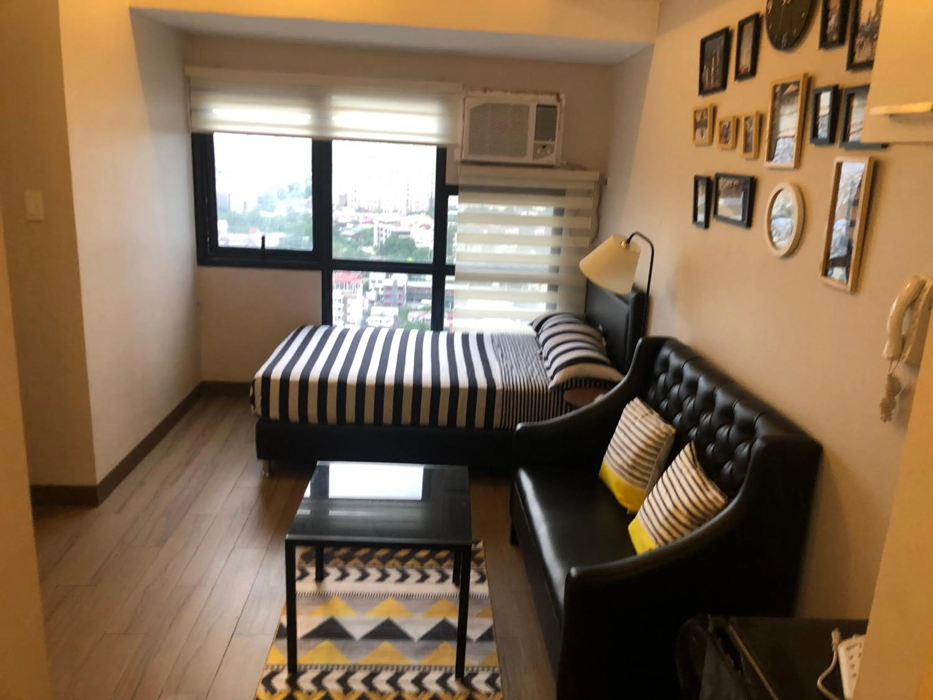 Living room, Bed in The Sentinel Residences