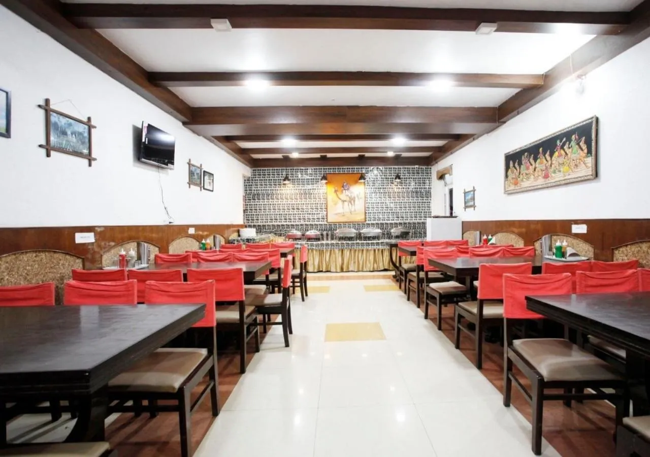 Restaurant/places to eat in Hotel Aroma Nainital In house parking