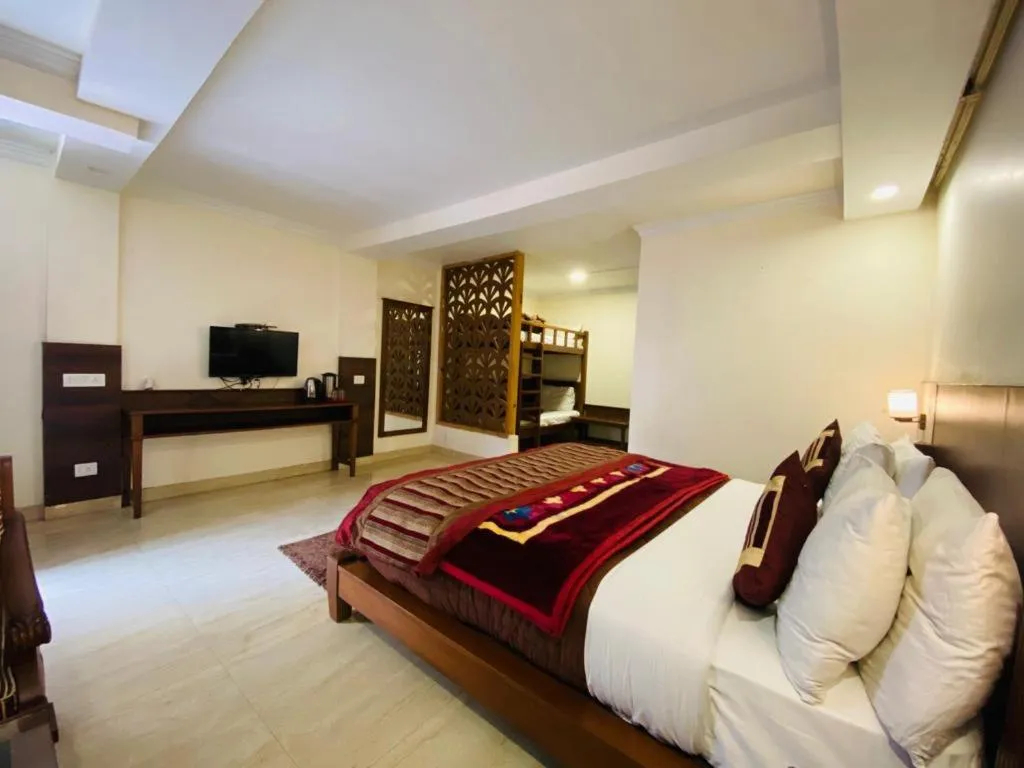 Bed in Hotel Aroma Nainital In house parking