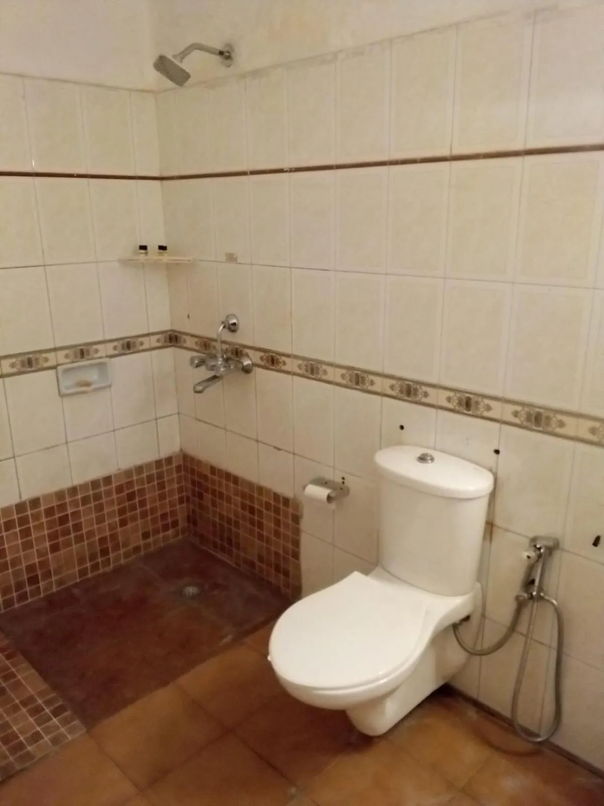 Bathroom in Hotel Aroma Nainital In house parking