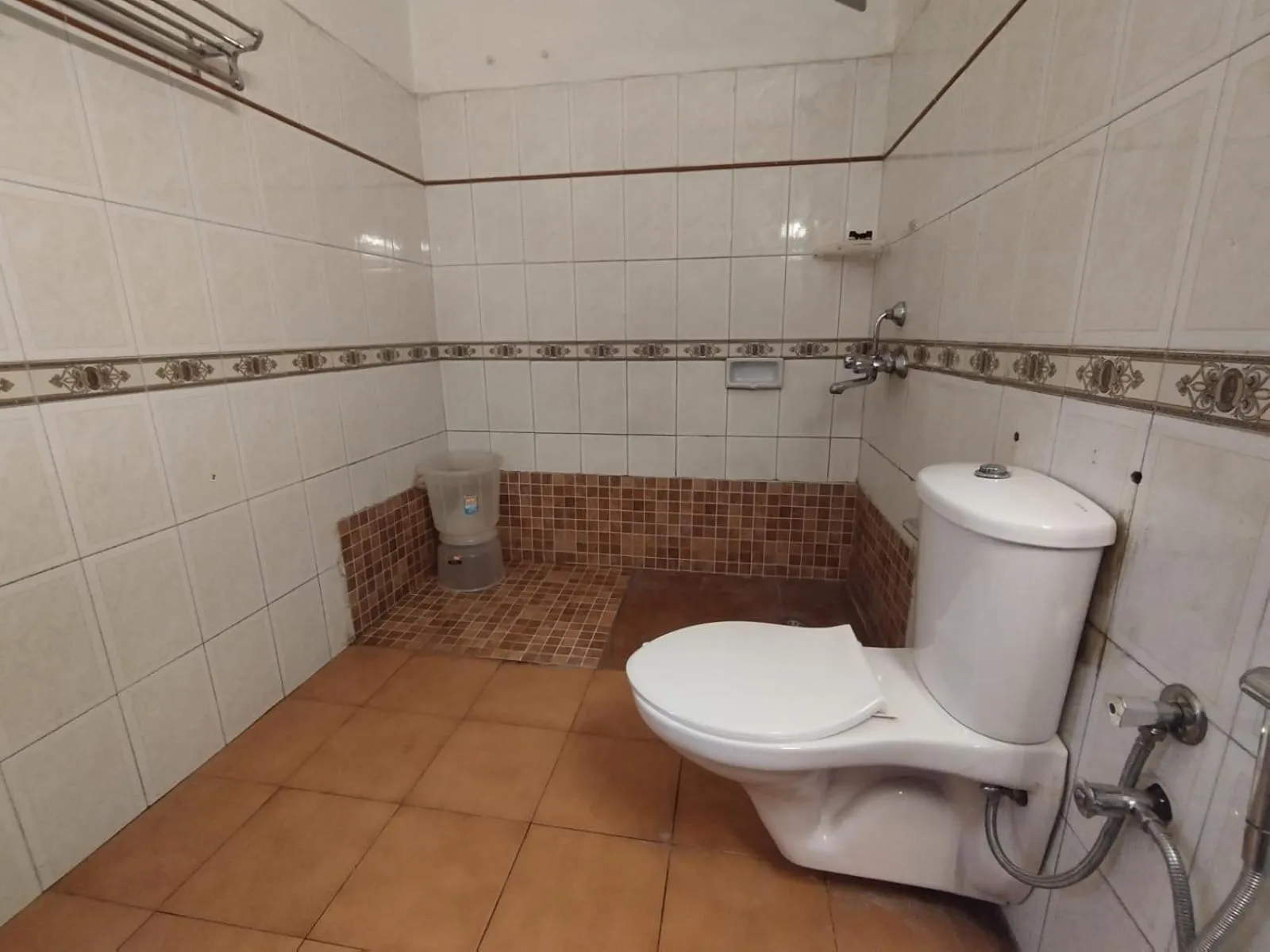 Bathroom in Hotel Aroma Nainital In house parking