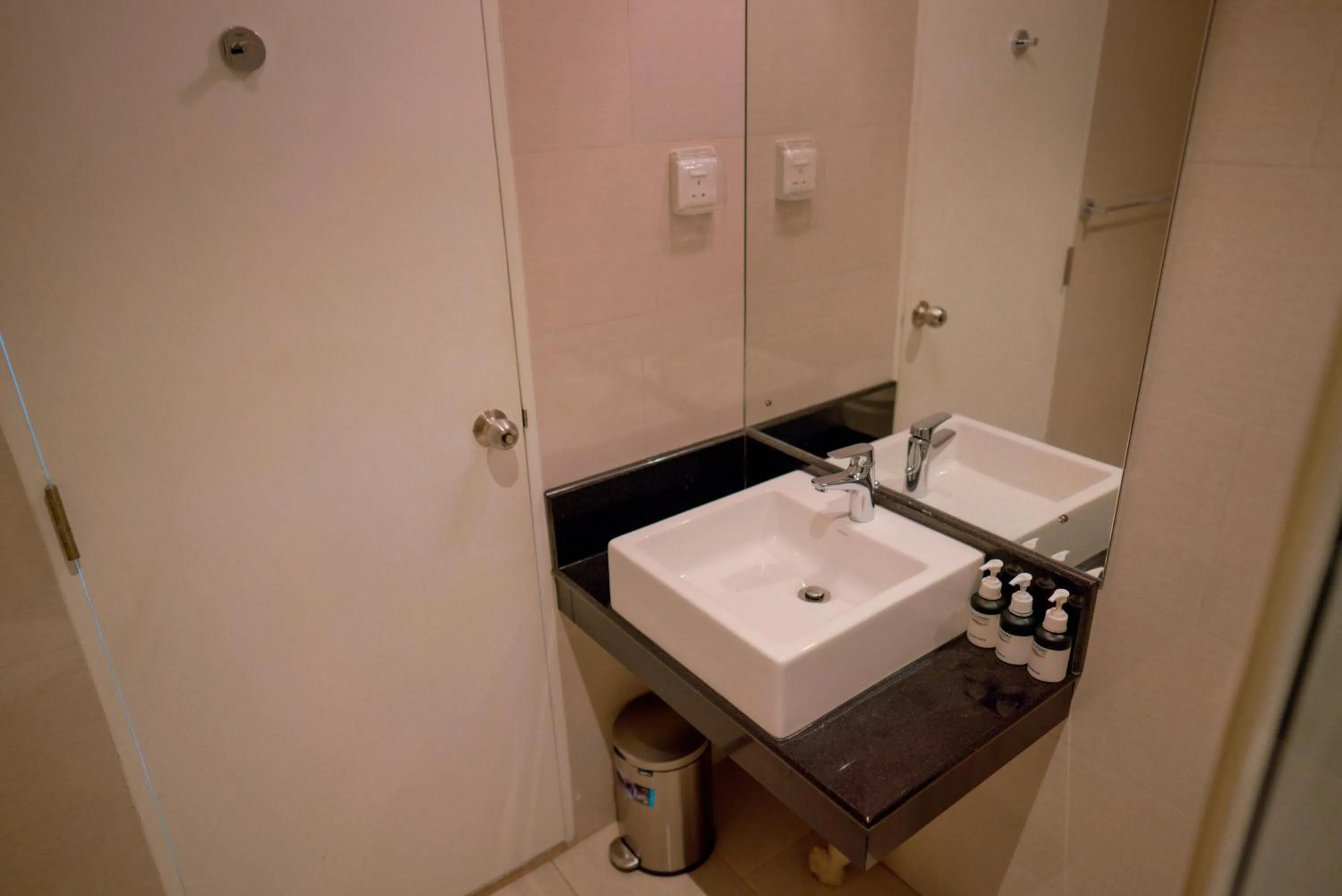 Bathroom in Oceanfront Galle by ICC