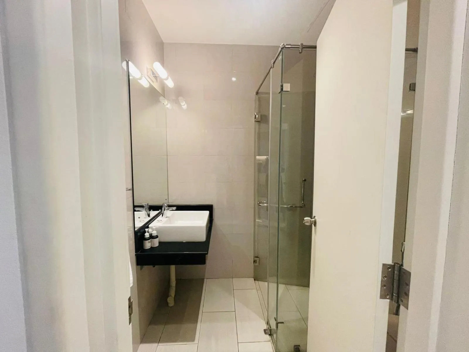 Bathroom in Oceanfront Galle by ICC