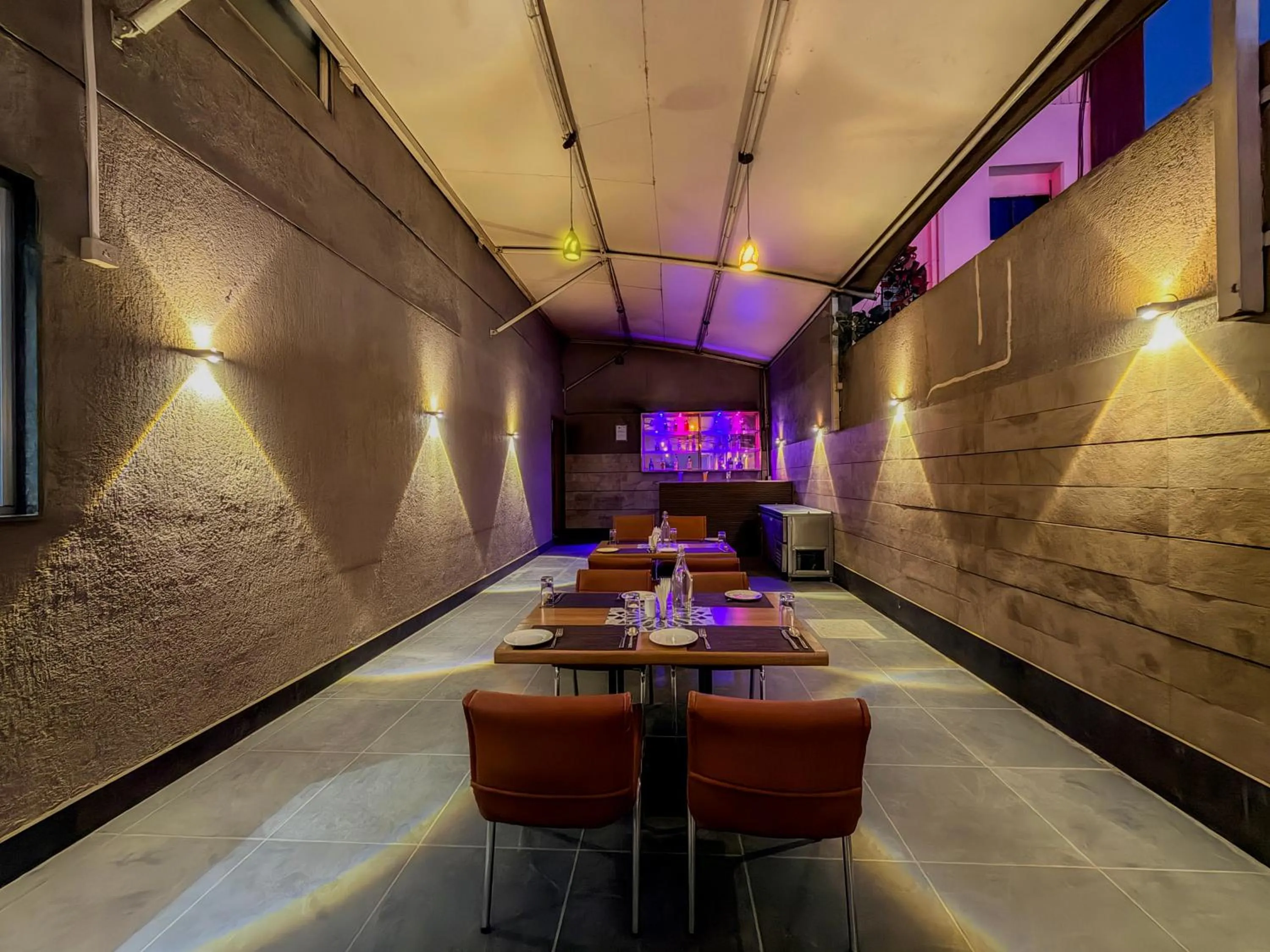 Restaurant/places to eat in Zip By Spree Hotels Chakan, Pune