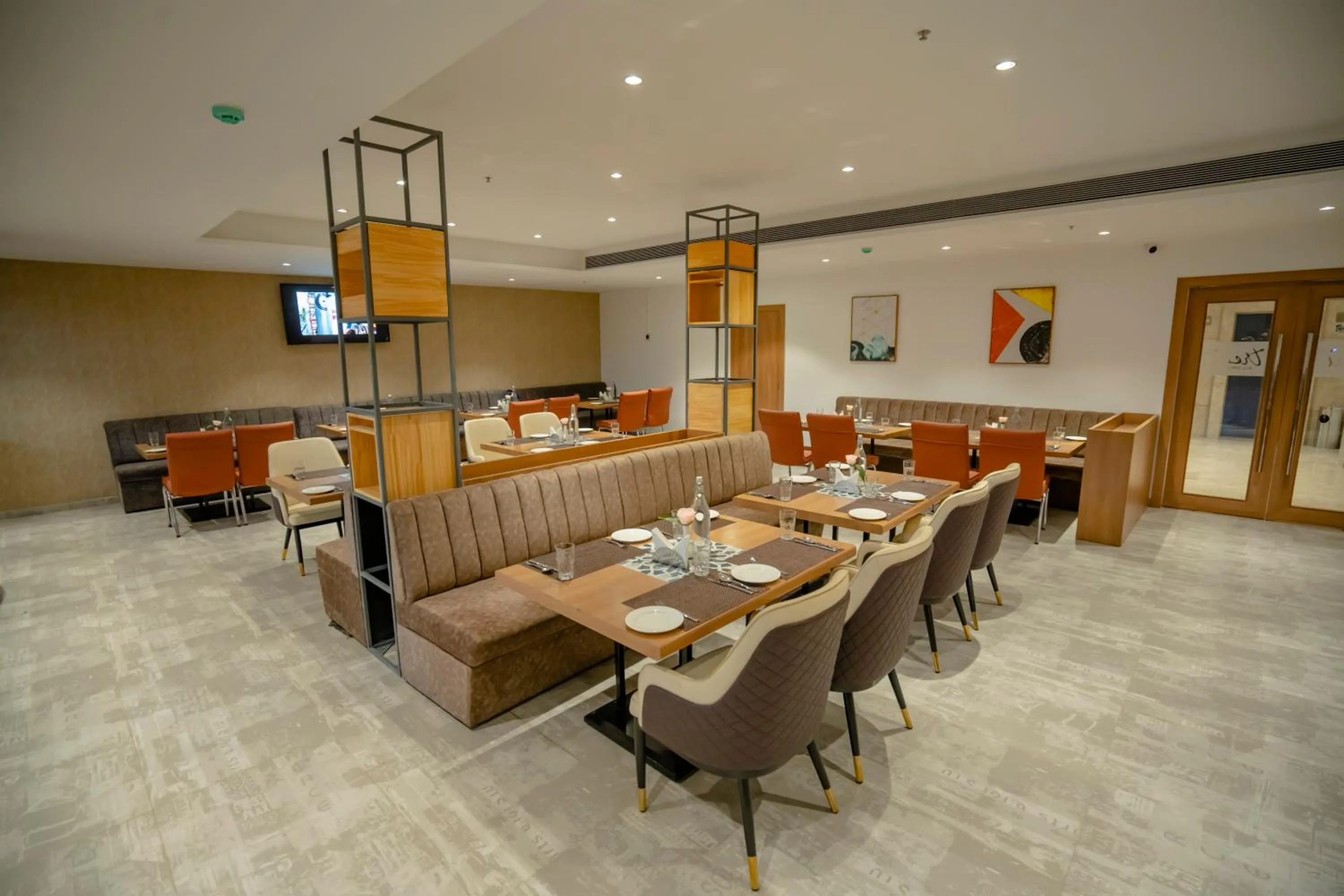 Restaurant/places to eat in Zip By Spree Hotels Chakan, Pune