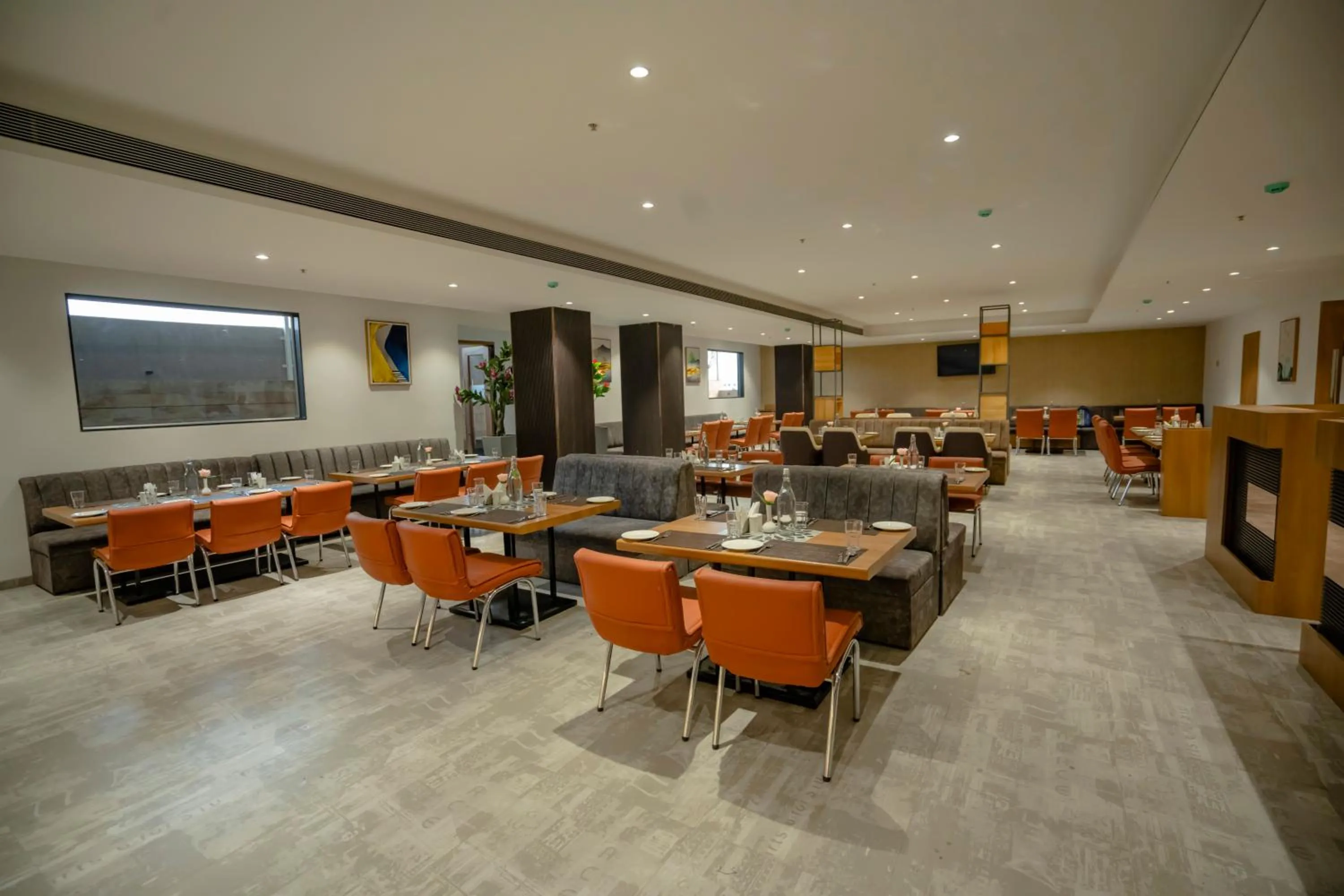 Restaurant/places to eat in Zip By Spree Hotels Chakan, Pune