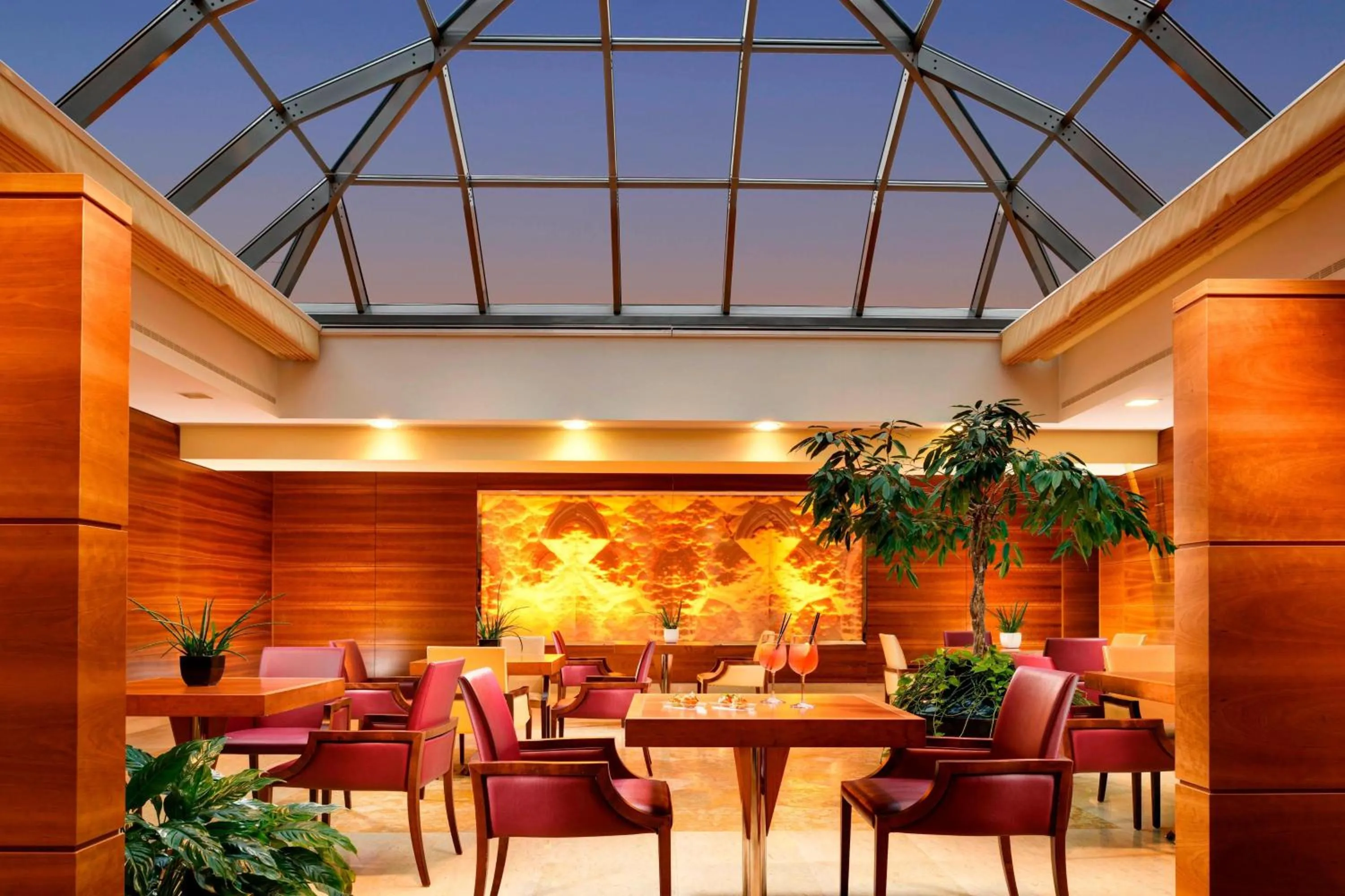 Lounge or bar in Four Points by Sheraton Siena