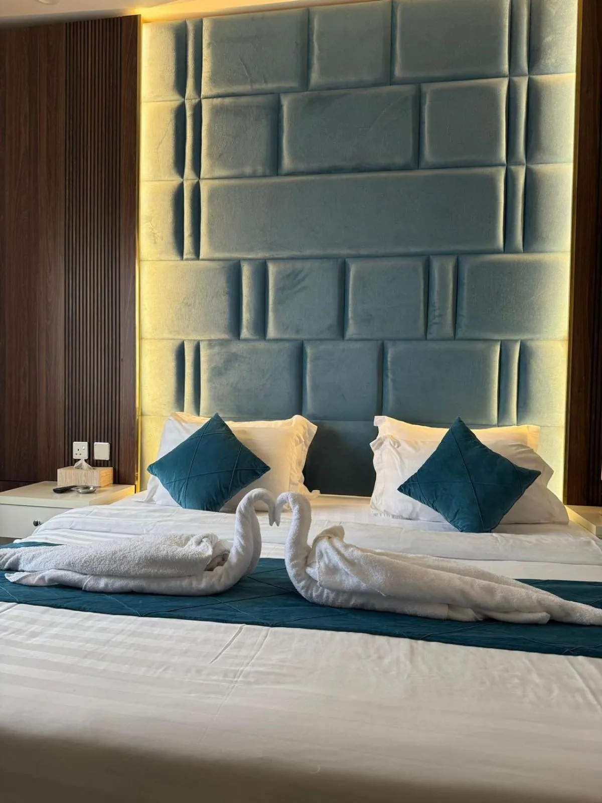 Bedroom, Bed in شقق ارين المطار