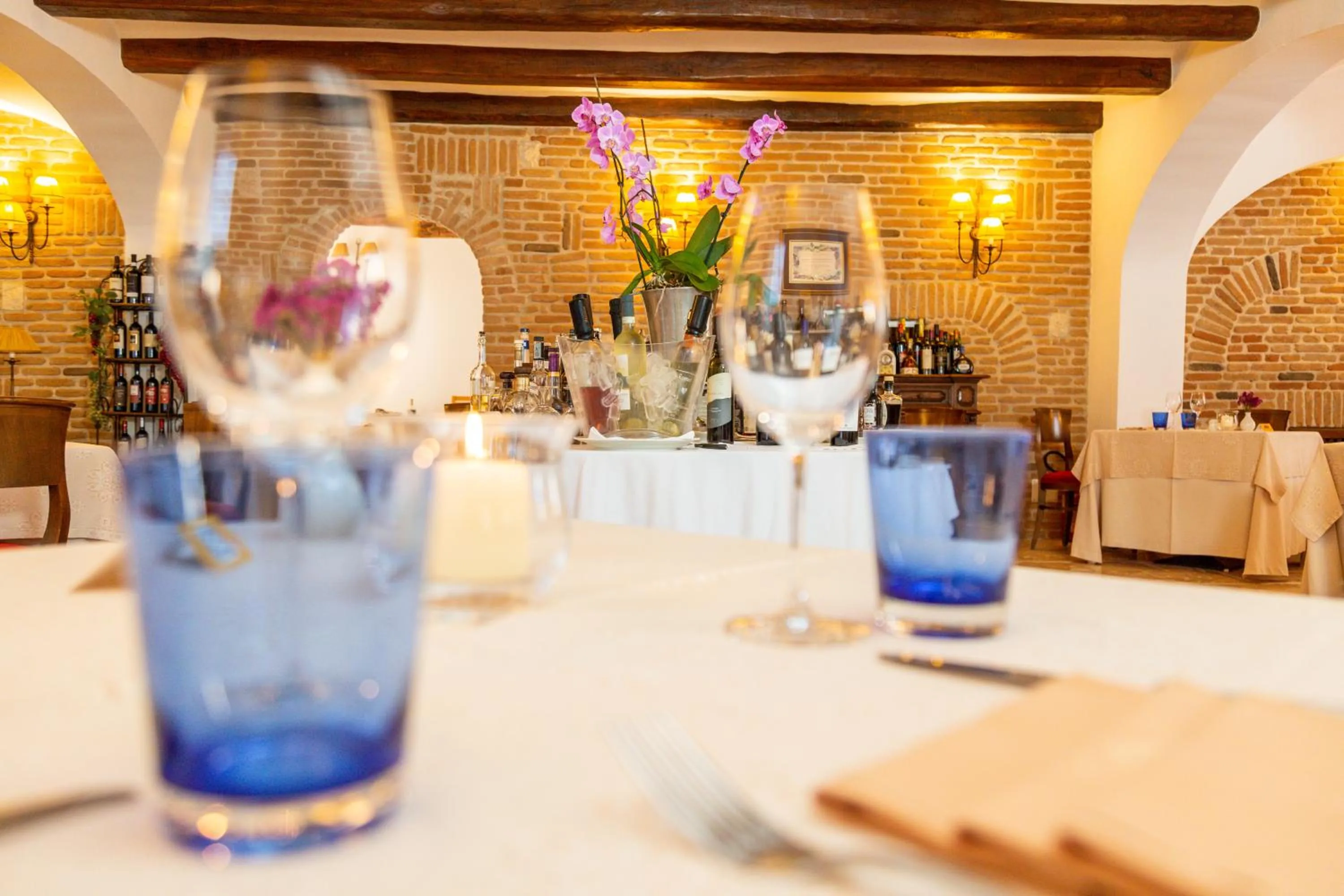 Restaurant/places to eat in Hotel Arbatasar