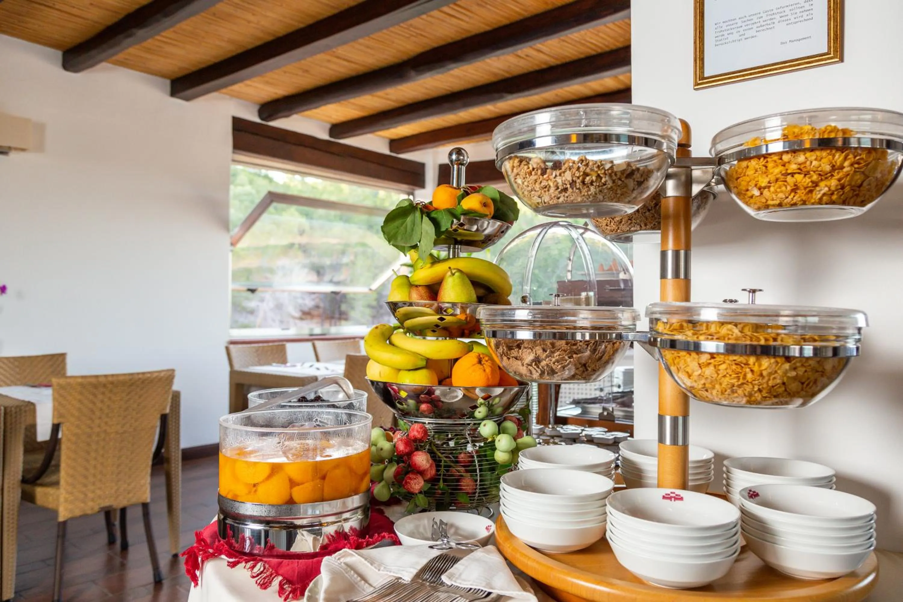 Food and drinks in Hotel Arbatasar