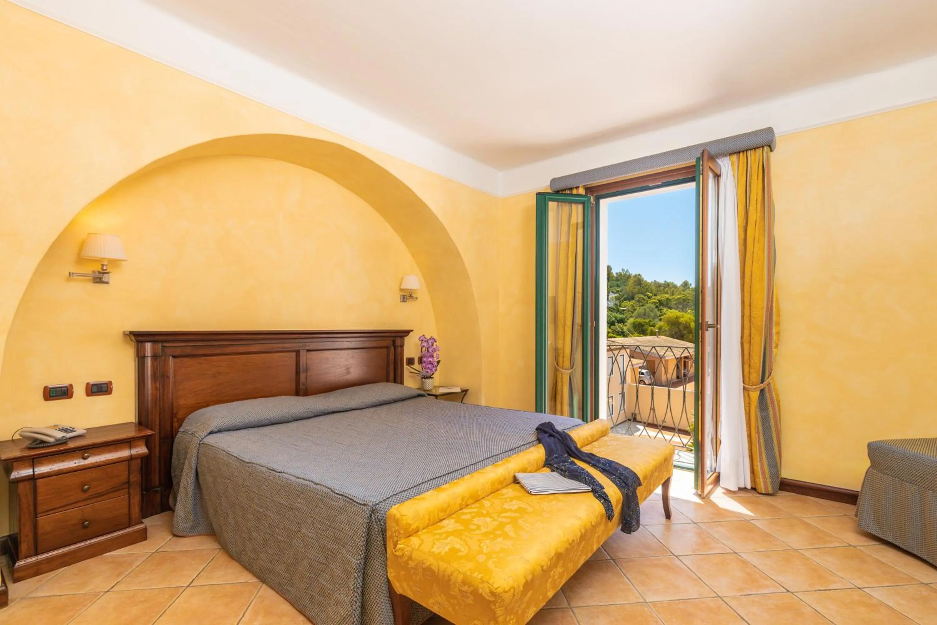 Photo of the whole room, Bed in Hotel Arbatasar