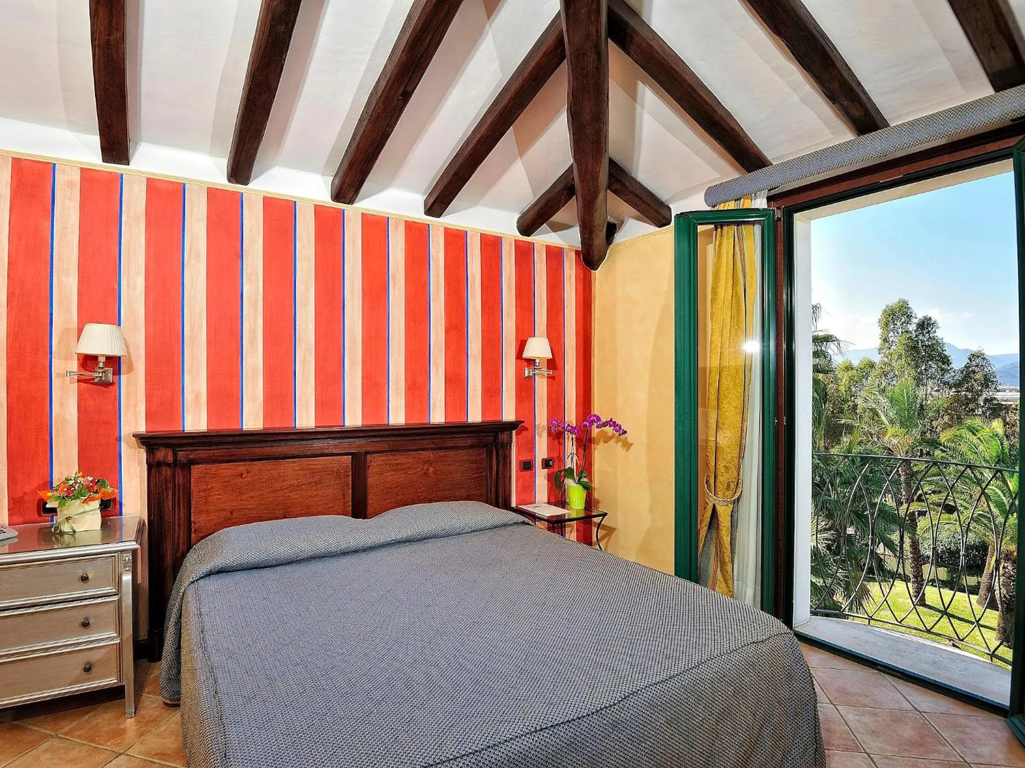 Day, Bed in Hotel Arbatasar