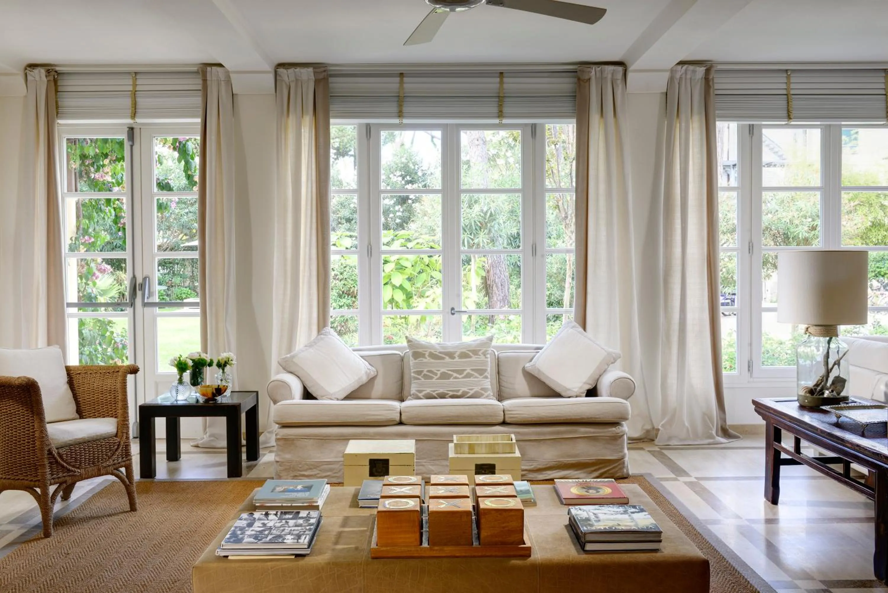 Day in Villa Roma Imperiale