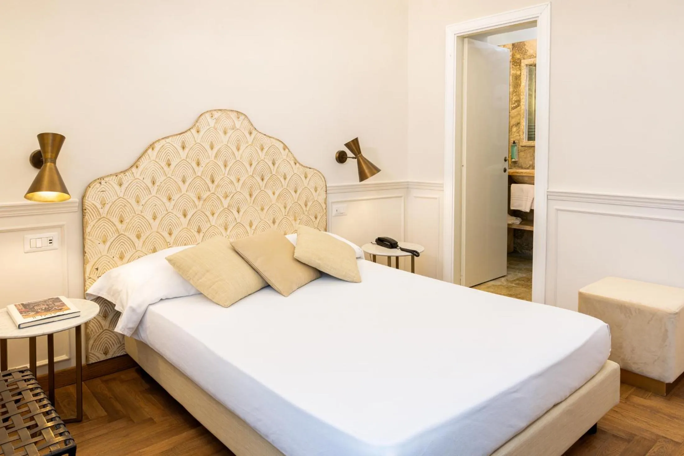 Photo of the whole room, Bed in Albergo Chiusarelli