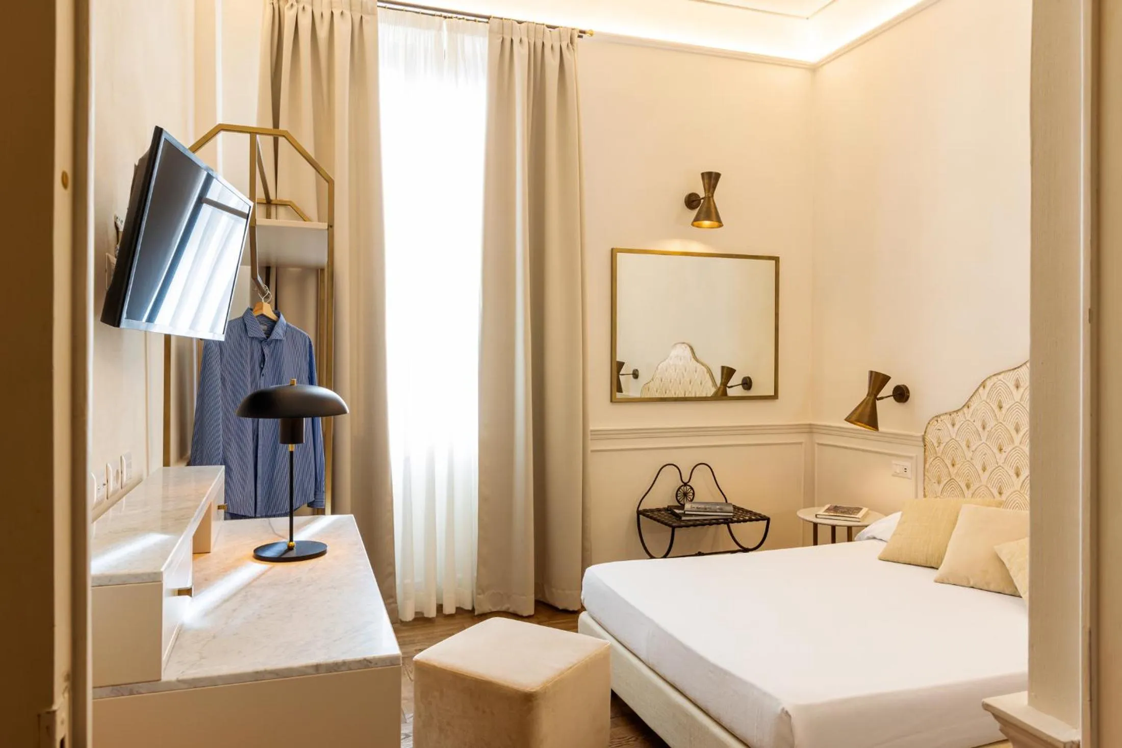 Photo of the whole room, Bed in Albergo Chiusarelli