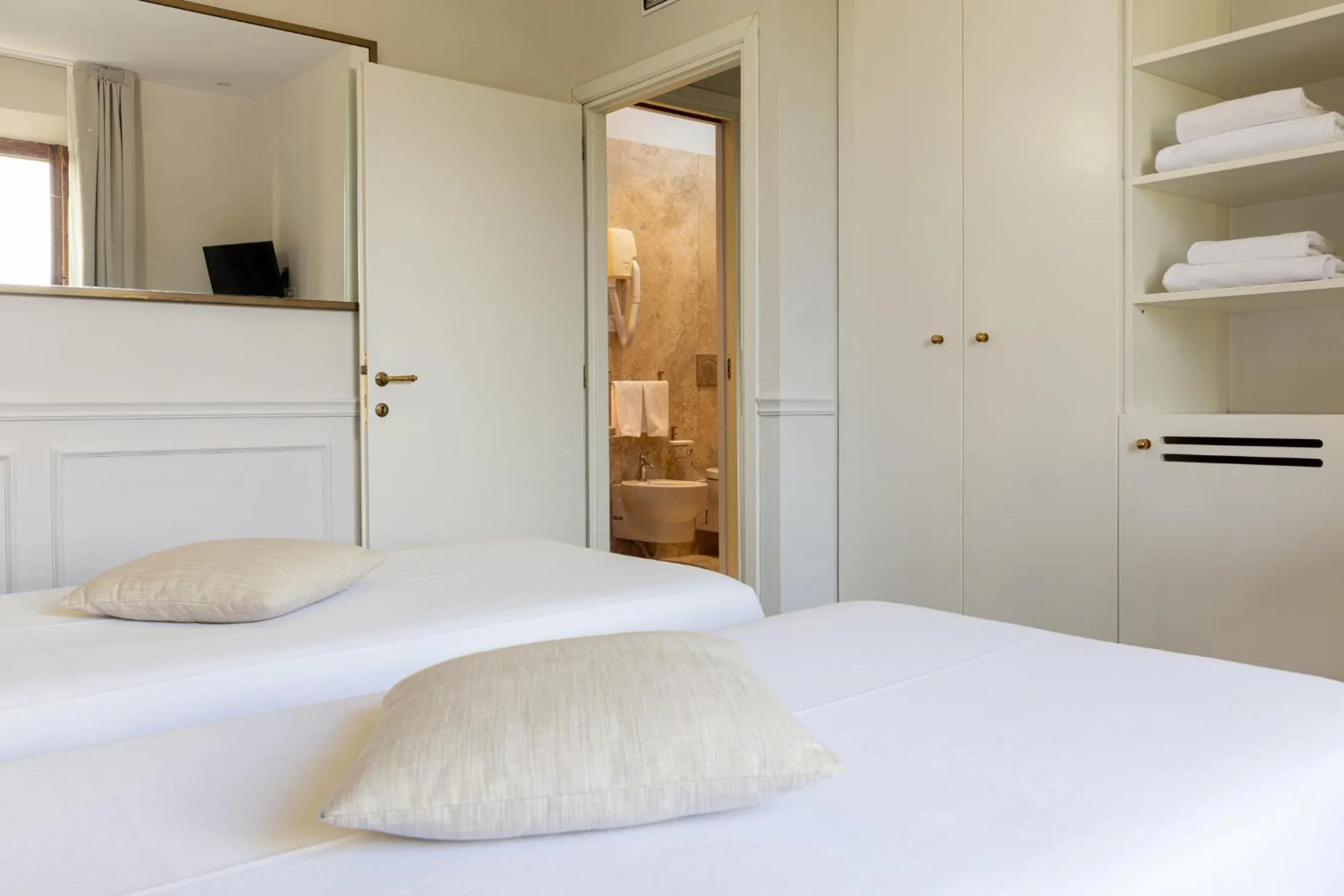 Photo of the whole room, Bed in Albergo Chiusarelli