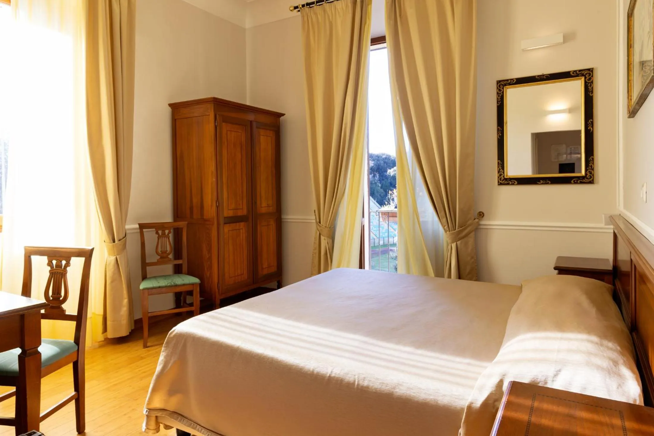 Photo of the whole room, Bed in Albergo Chiusarelli