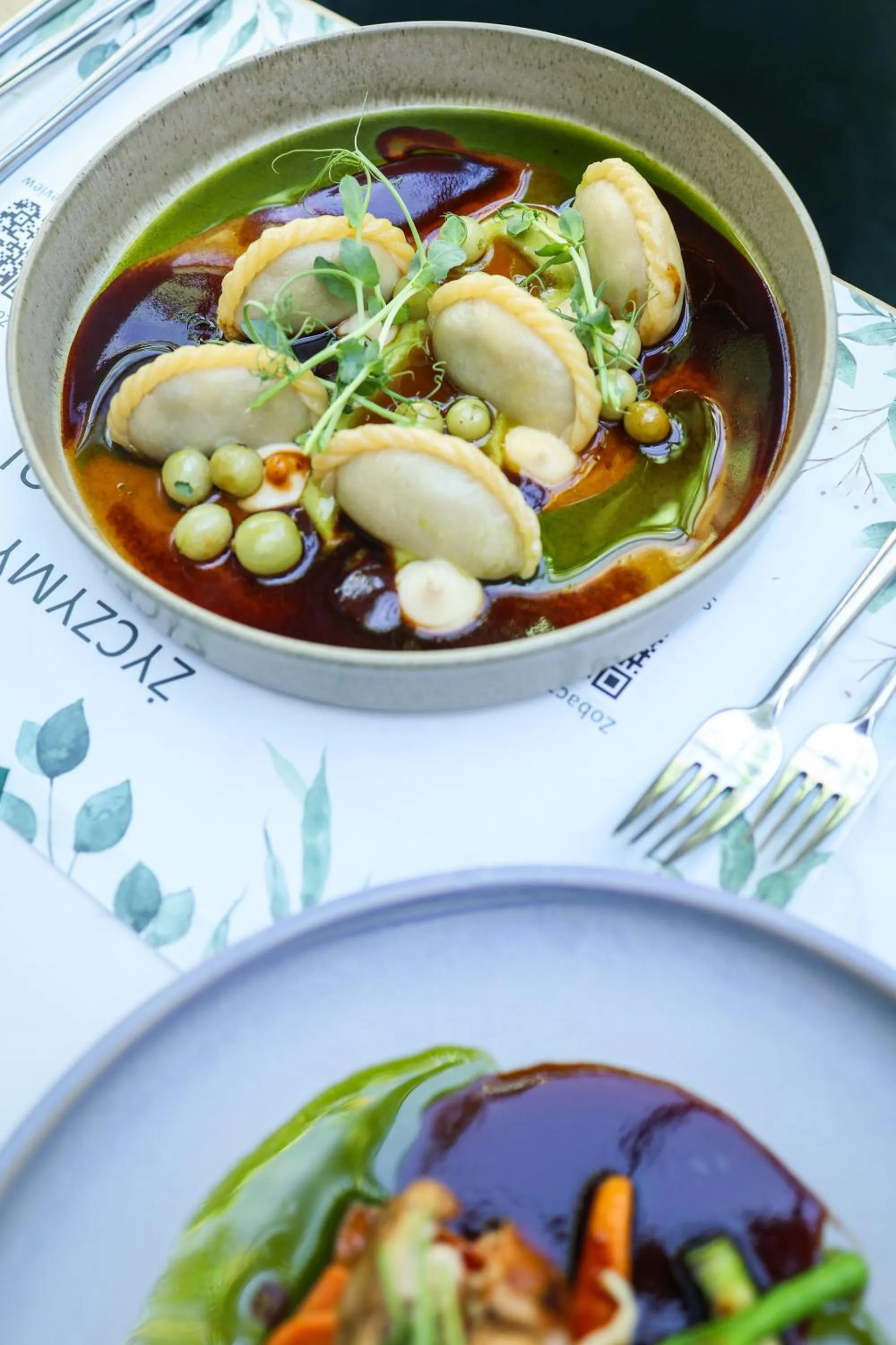 Restaurant/places to eat in Hotel ETER