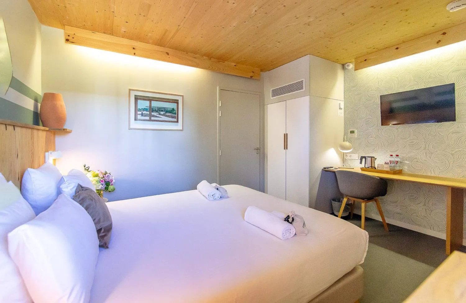 Bedroom, Bed in thecamp hôtel - Aix en Provence