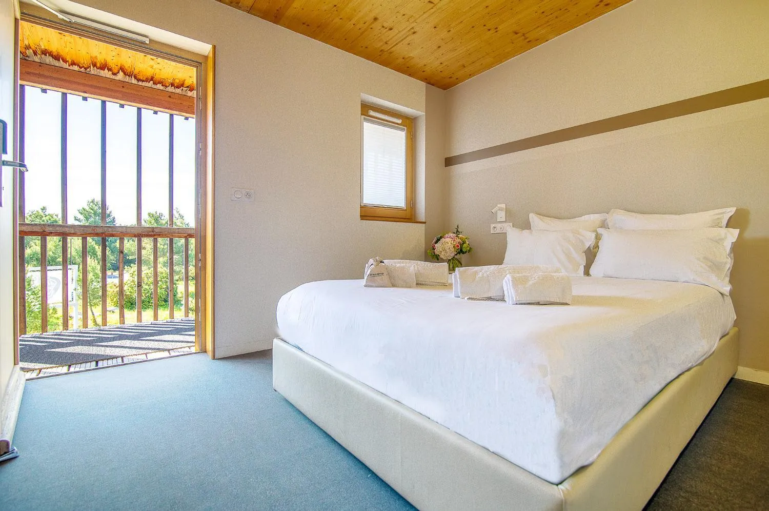 Photo of the whole room, Bed in thecamp hôtel - Aix en Provence