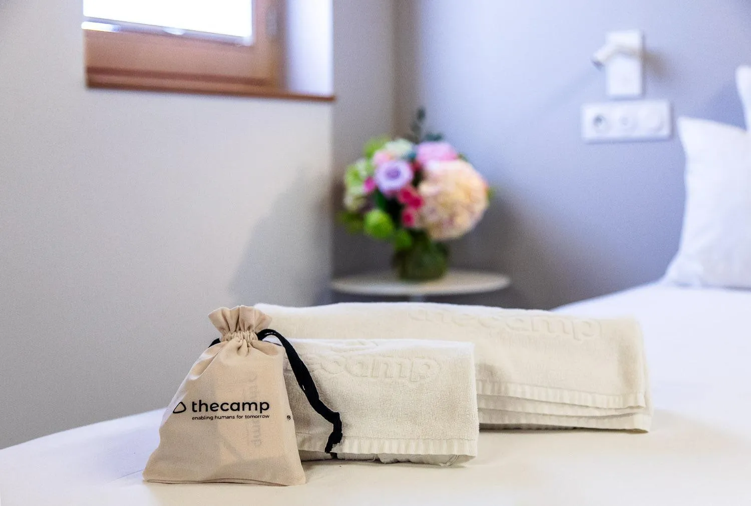 towels, Bed in thecamp hôtel - Aix en Provence