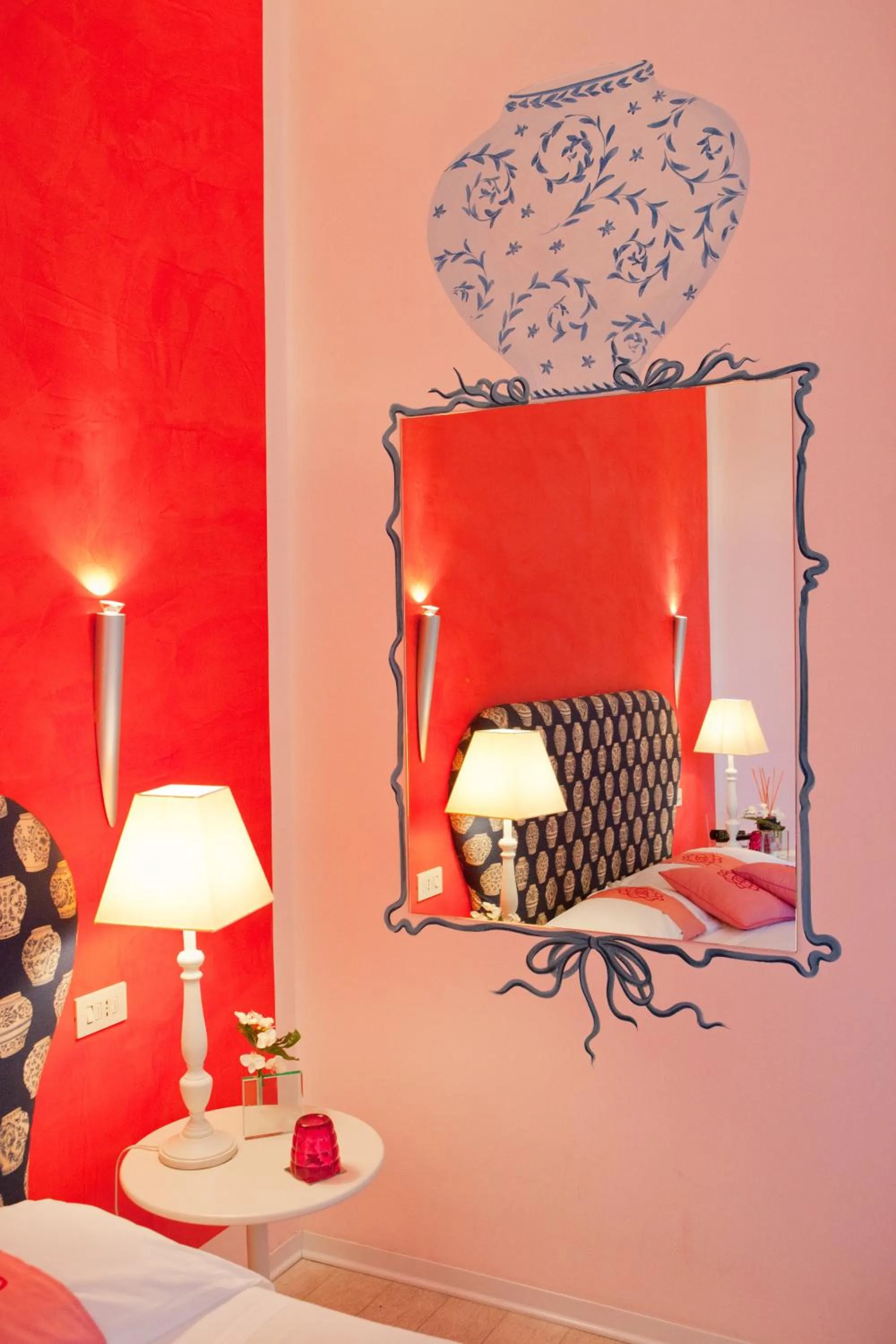 Decorative detail, Bed in 66 Imperial Inn Deluxe B&B