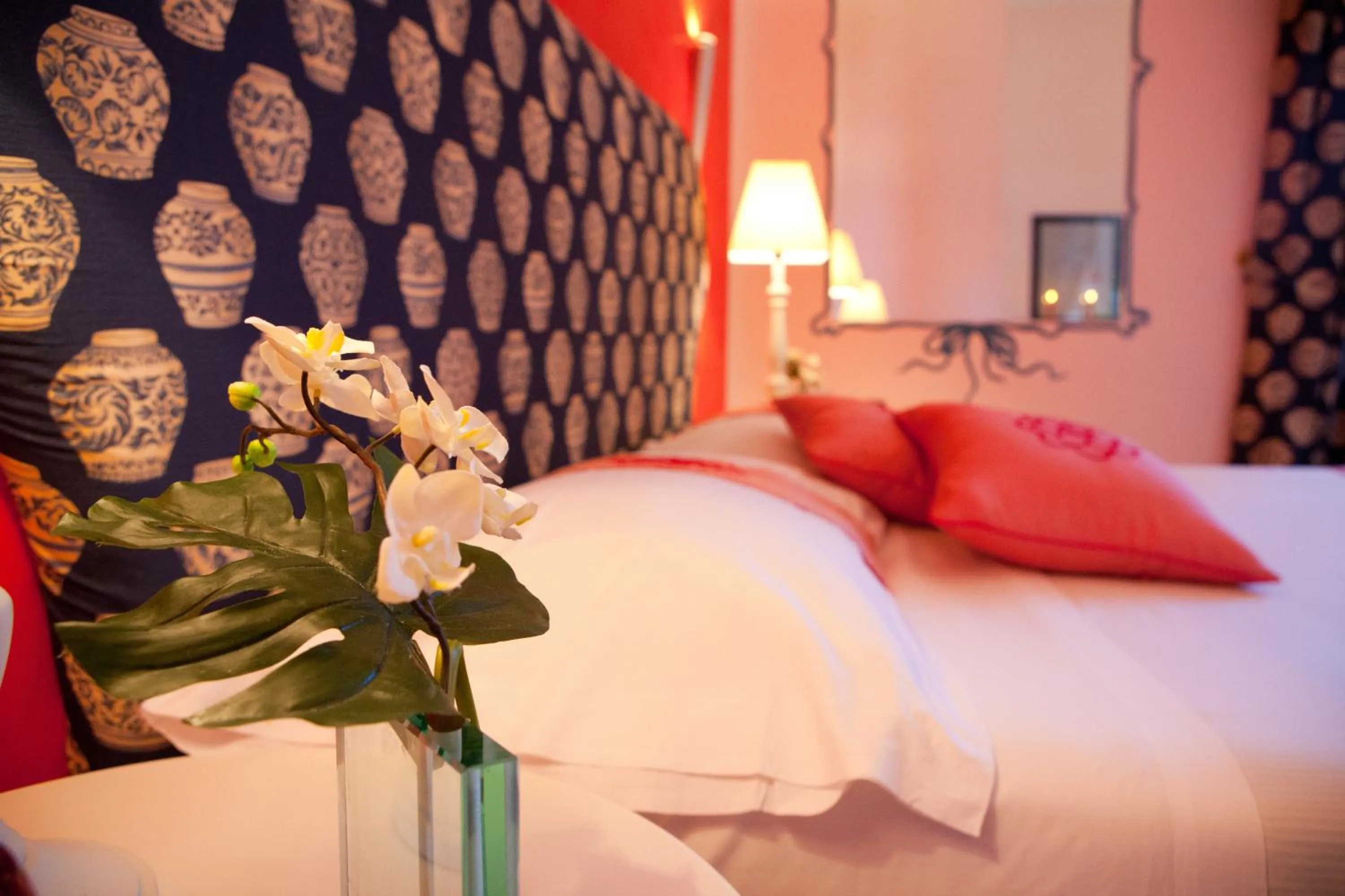 Decorative detail, Bed in 66 Imperial Inn Deluxe B&B