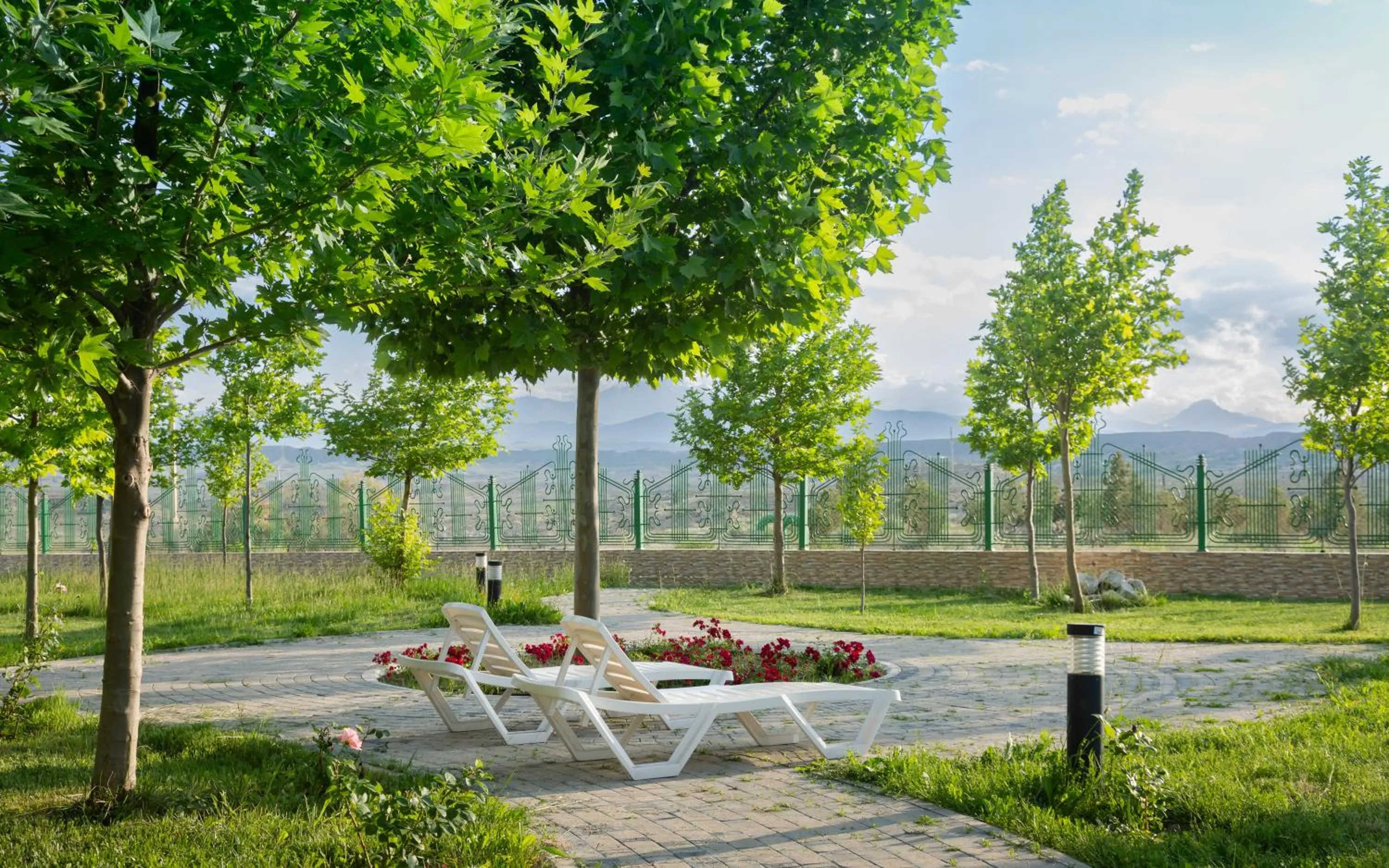 Garden in Gashalti Health Hotel Naftalan