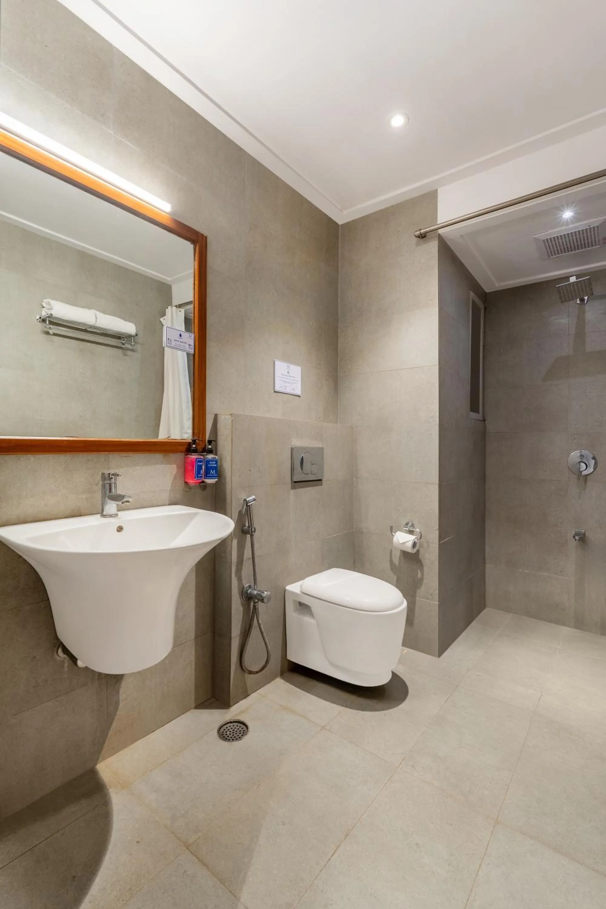 Bathroom in Monday Hotels Hitec City