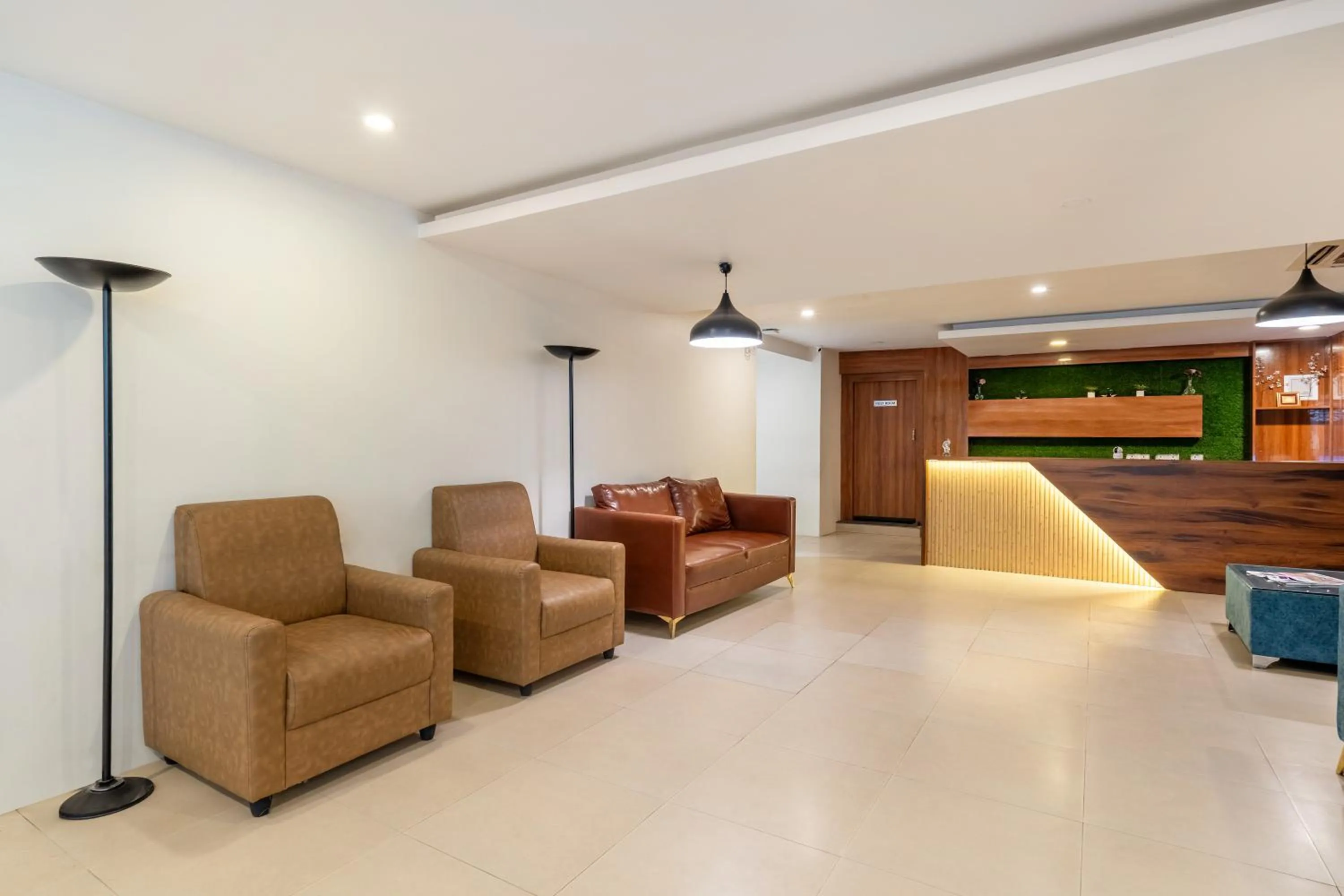 Lobby or reception in Monday Hotels Hitec City