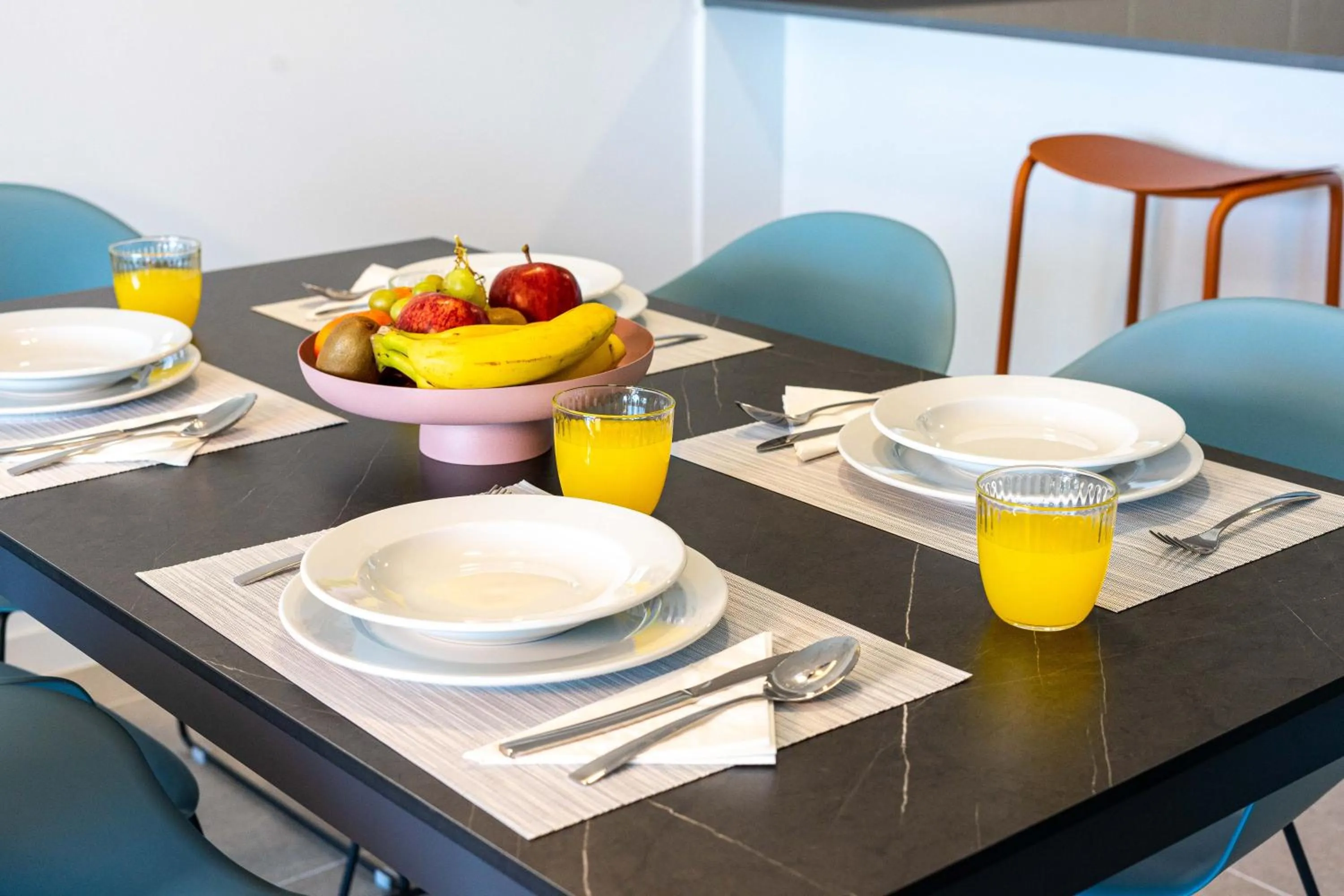 Communal kitchen in Aqua Apartments Bellamar, Marbella