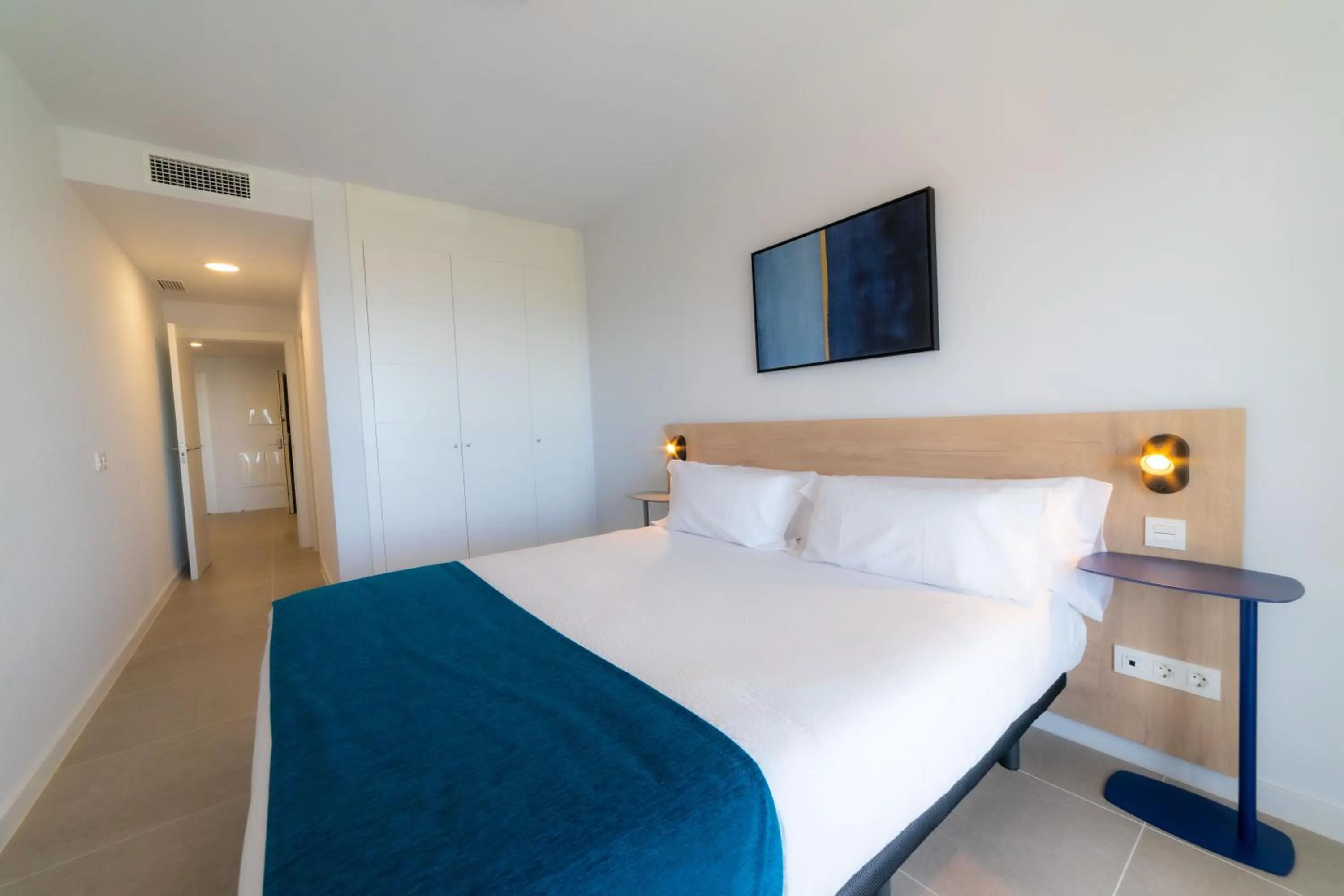 Bed in Aqua Apartments Bellamar, Marbella