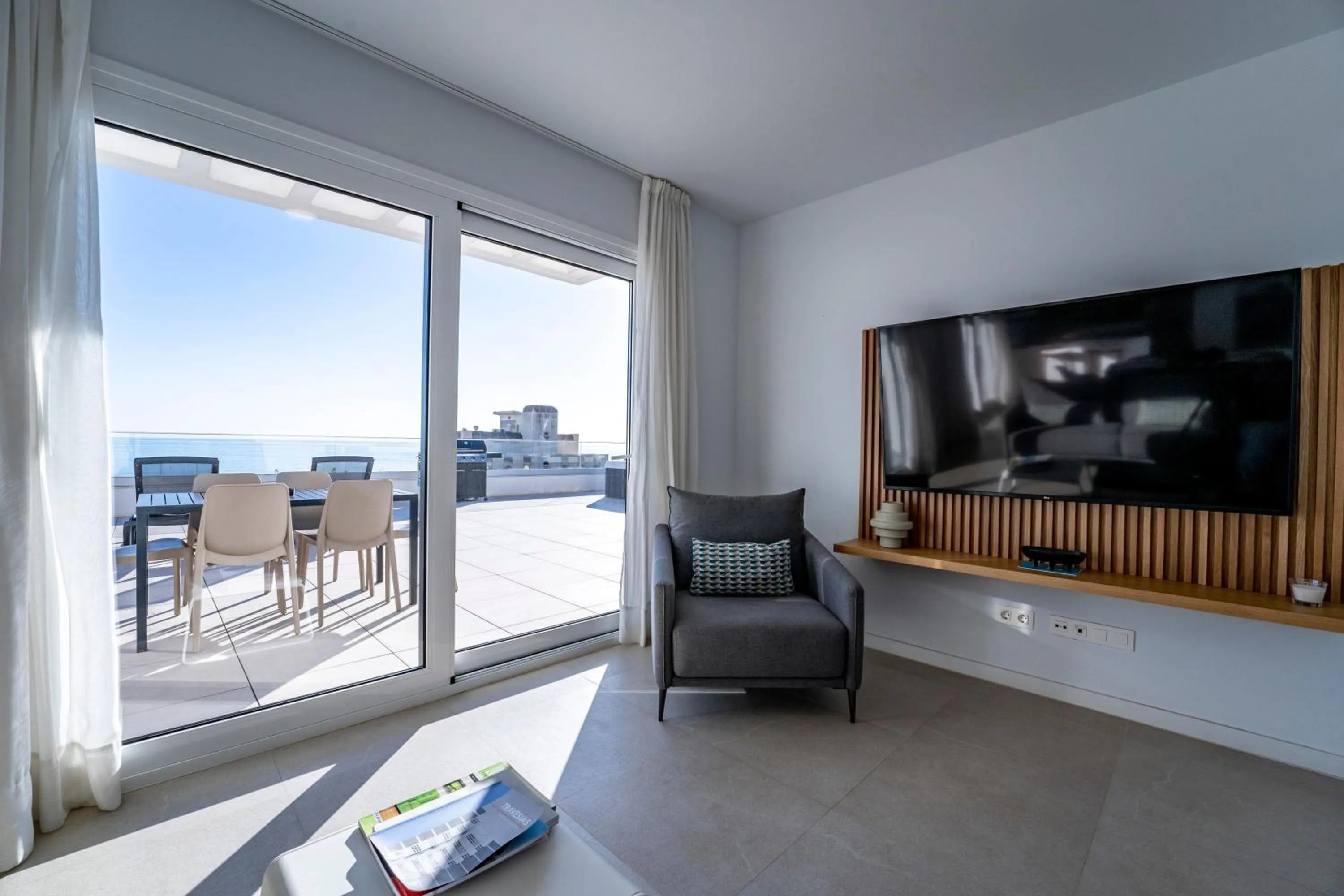 Communal lounge/ TV room in Aqua Apartments Bellamar, Marbella