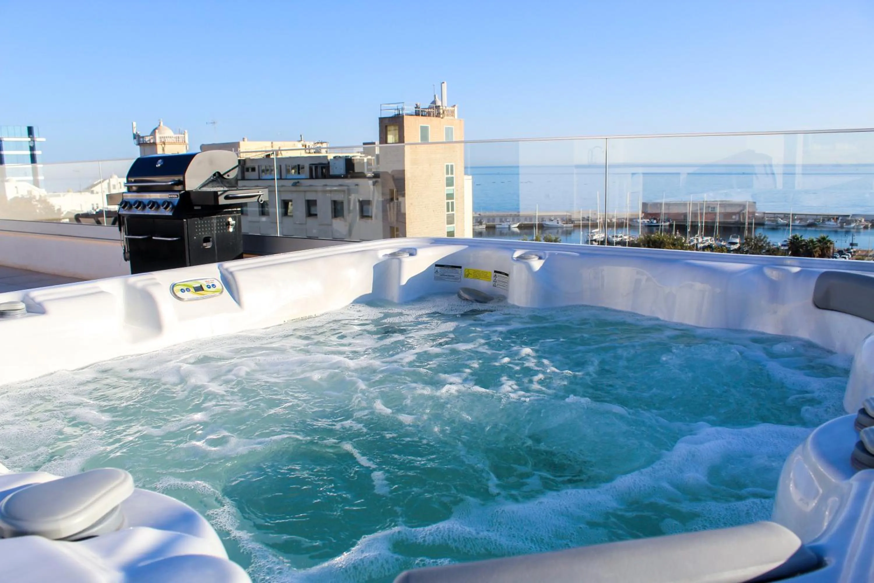 Hot Tub in Aqua Apartments Bellamar, Marbella