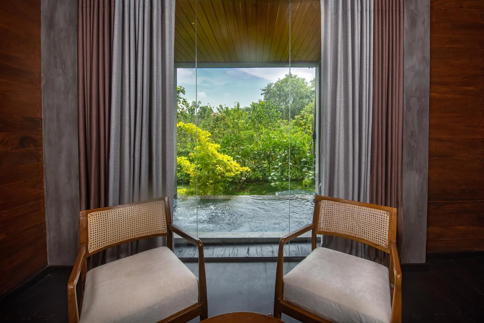 Communal lounge/ TV room in Atha Resort