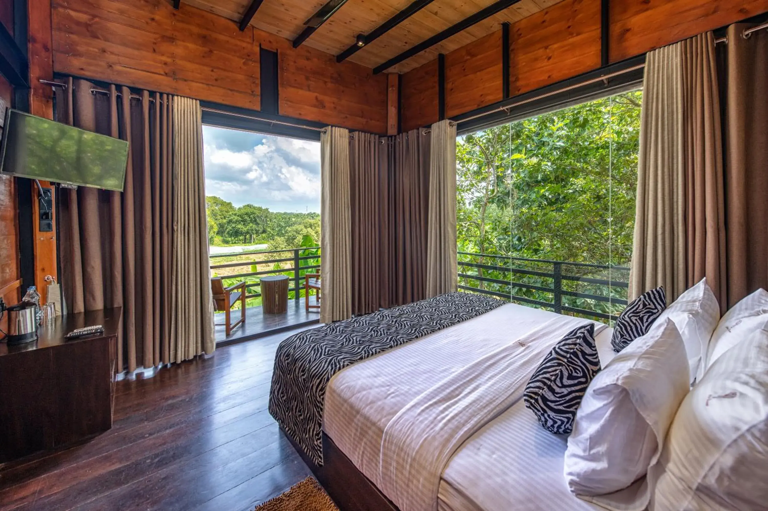 Deluxe Double Room with Balcony in Atha Resort Deluxe Double Room with Balcony in Atha Resort