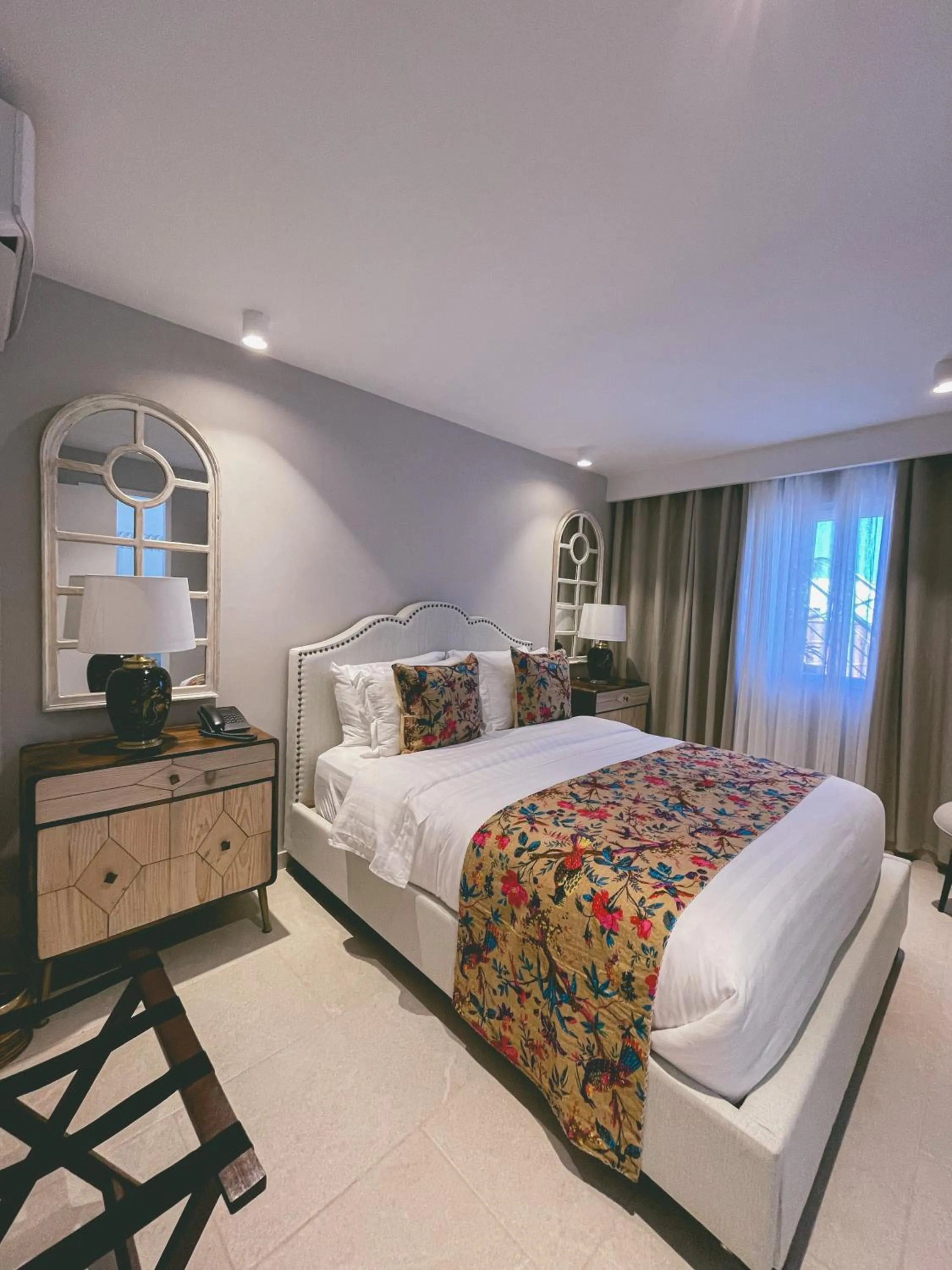 Photo of the whole room, Bed in Hotel Boutique Casa Hendaus - Adults Only