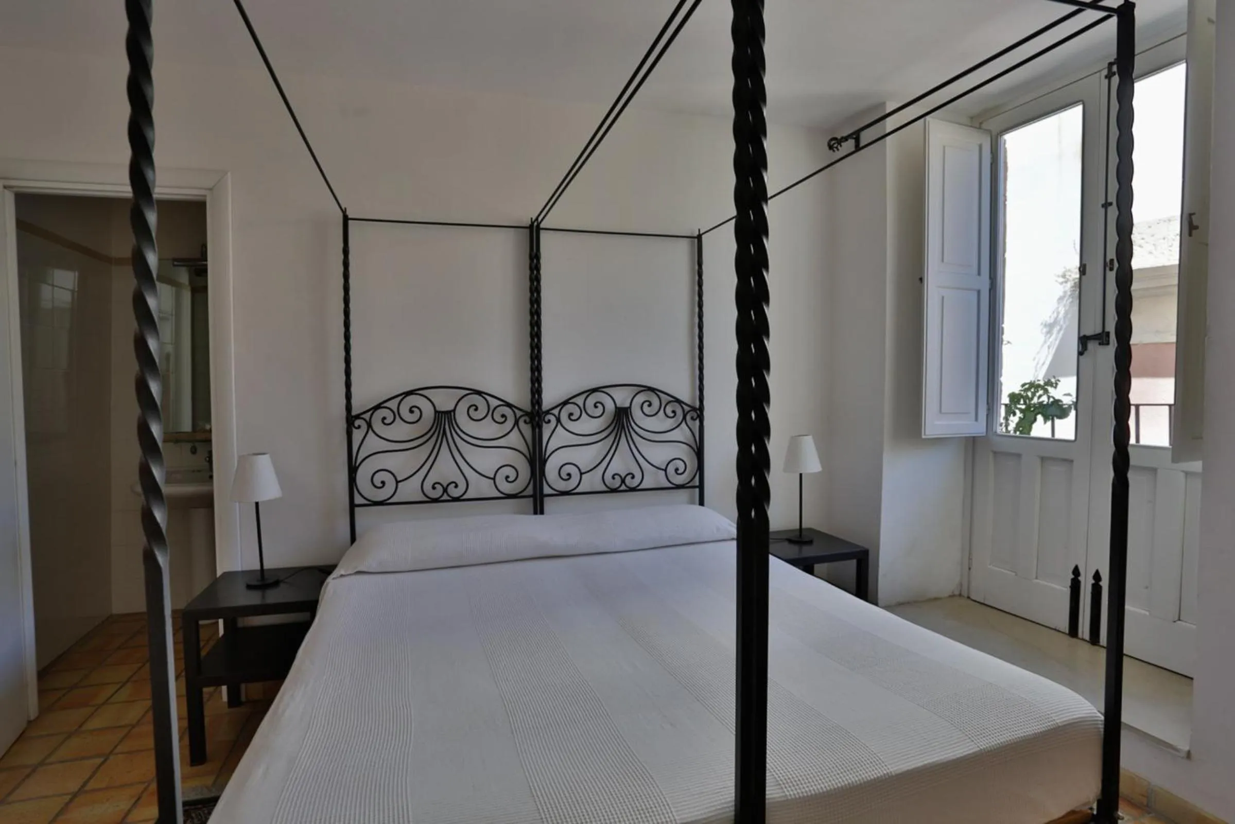 Photo of the whole room, Bed in Alla Giudecca