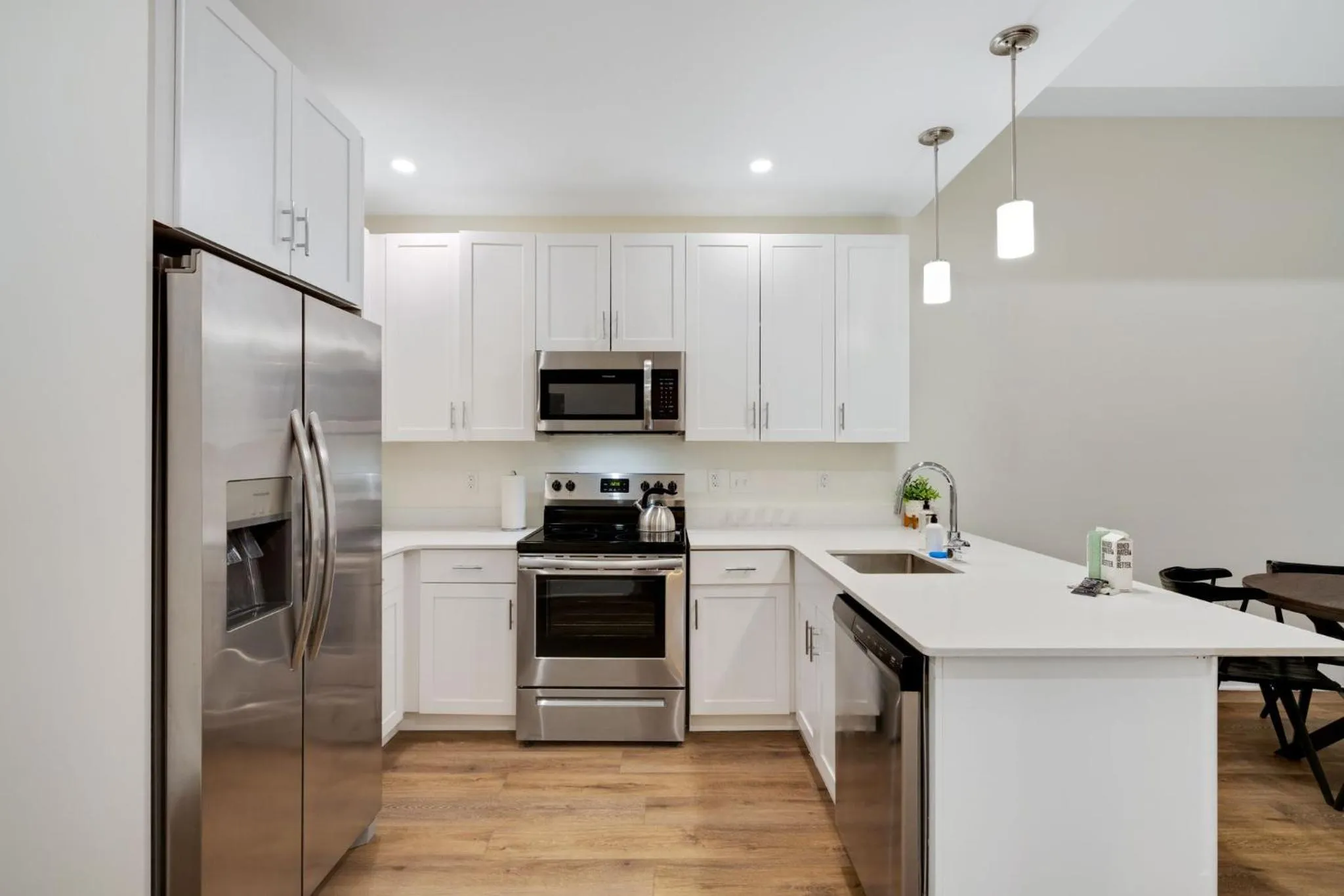 Kitchen or kitchenette in The Ledger Residences by Sosuite - Old City