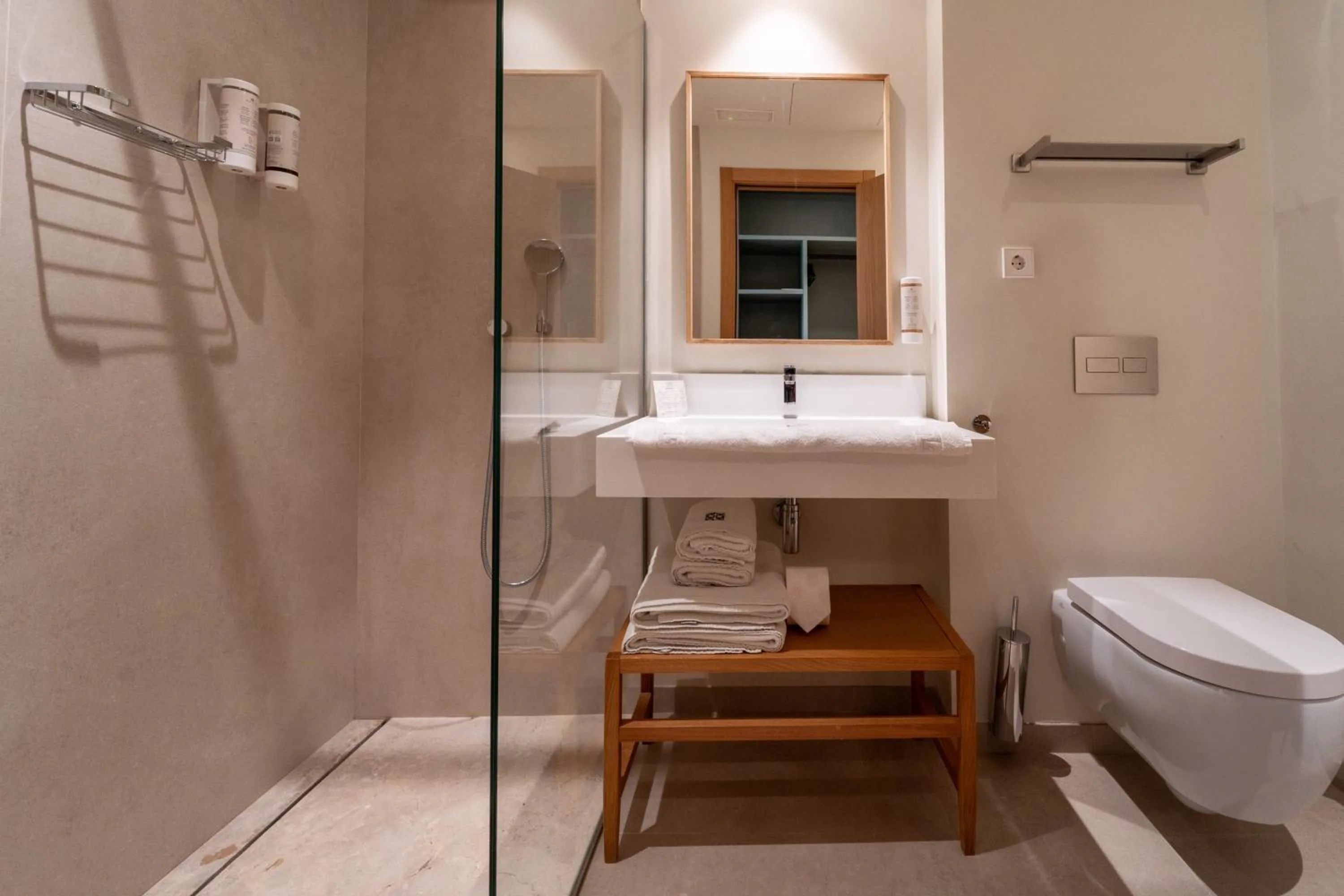 Shower in Hotel Estepona Plaza