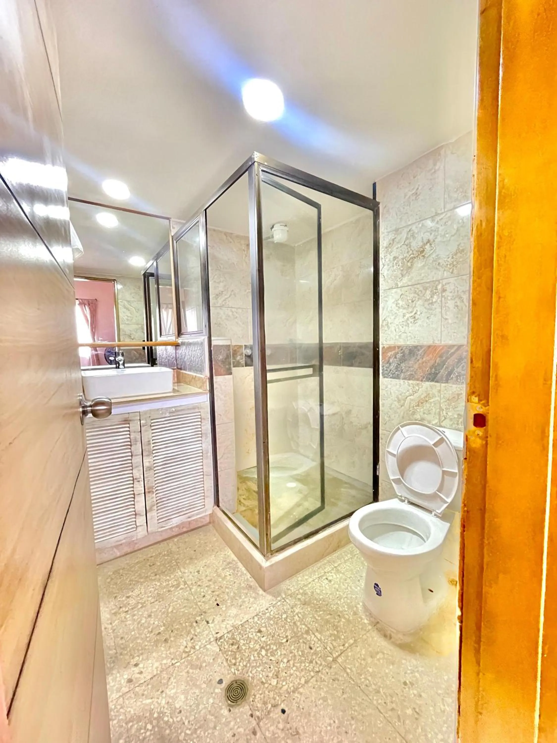 Shower in Hotel Torre Primavera