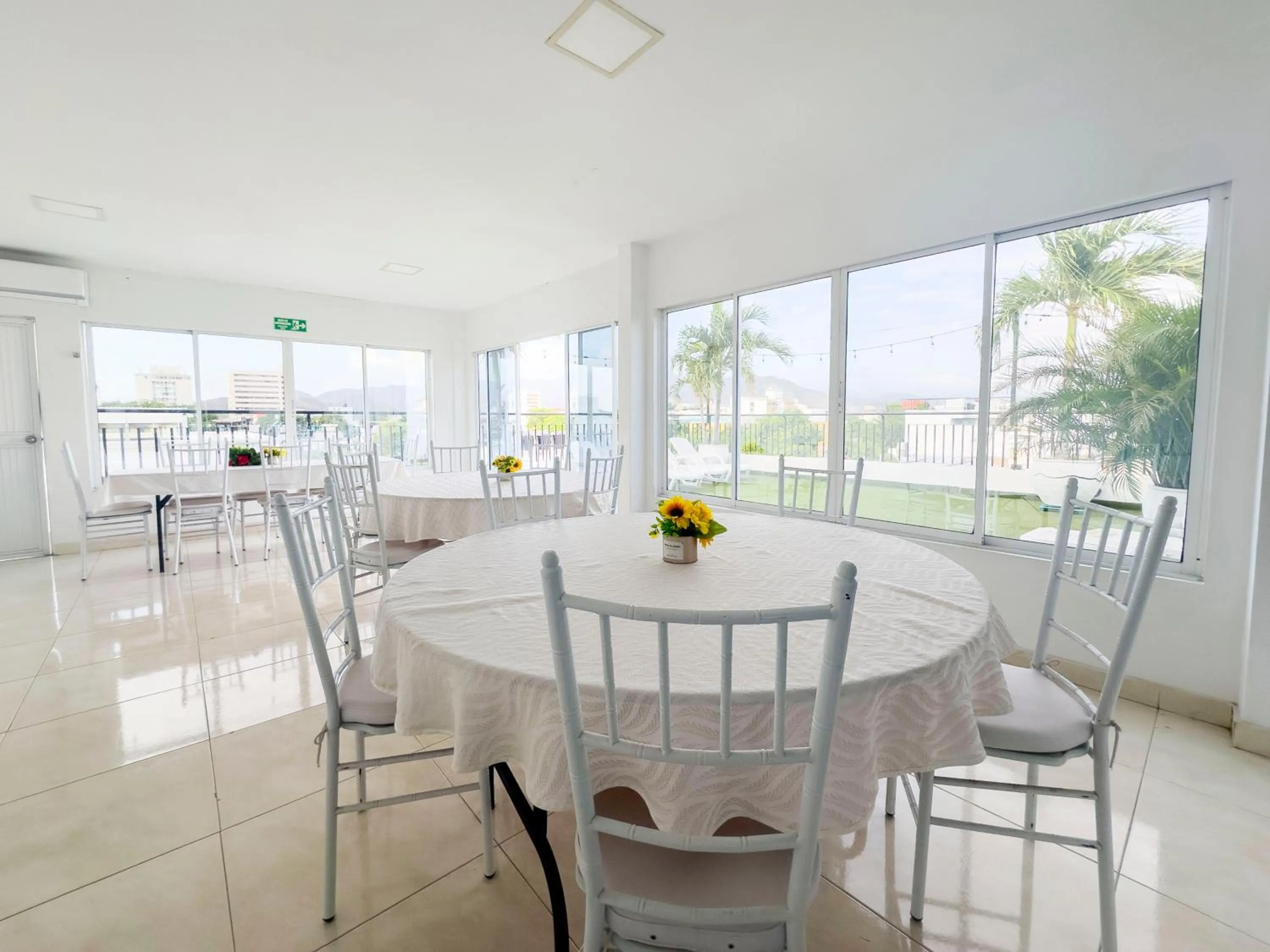 Banquet/Function facilities in Hotel Parque de los Novios Inn