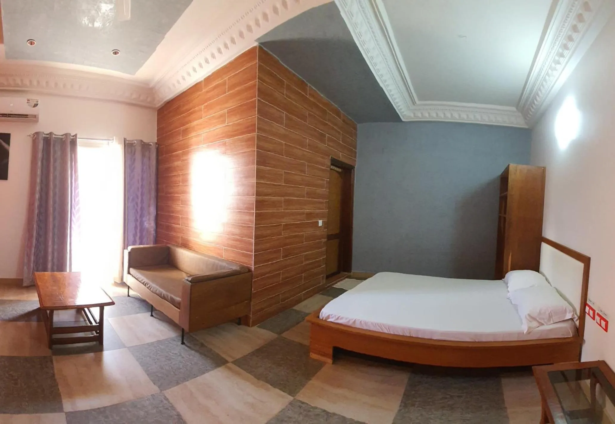 Photo of the whole room, Bed in Résidence abdou diouf